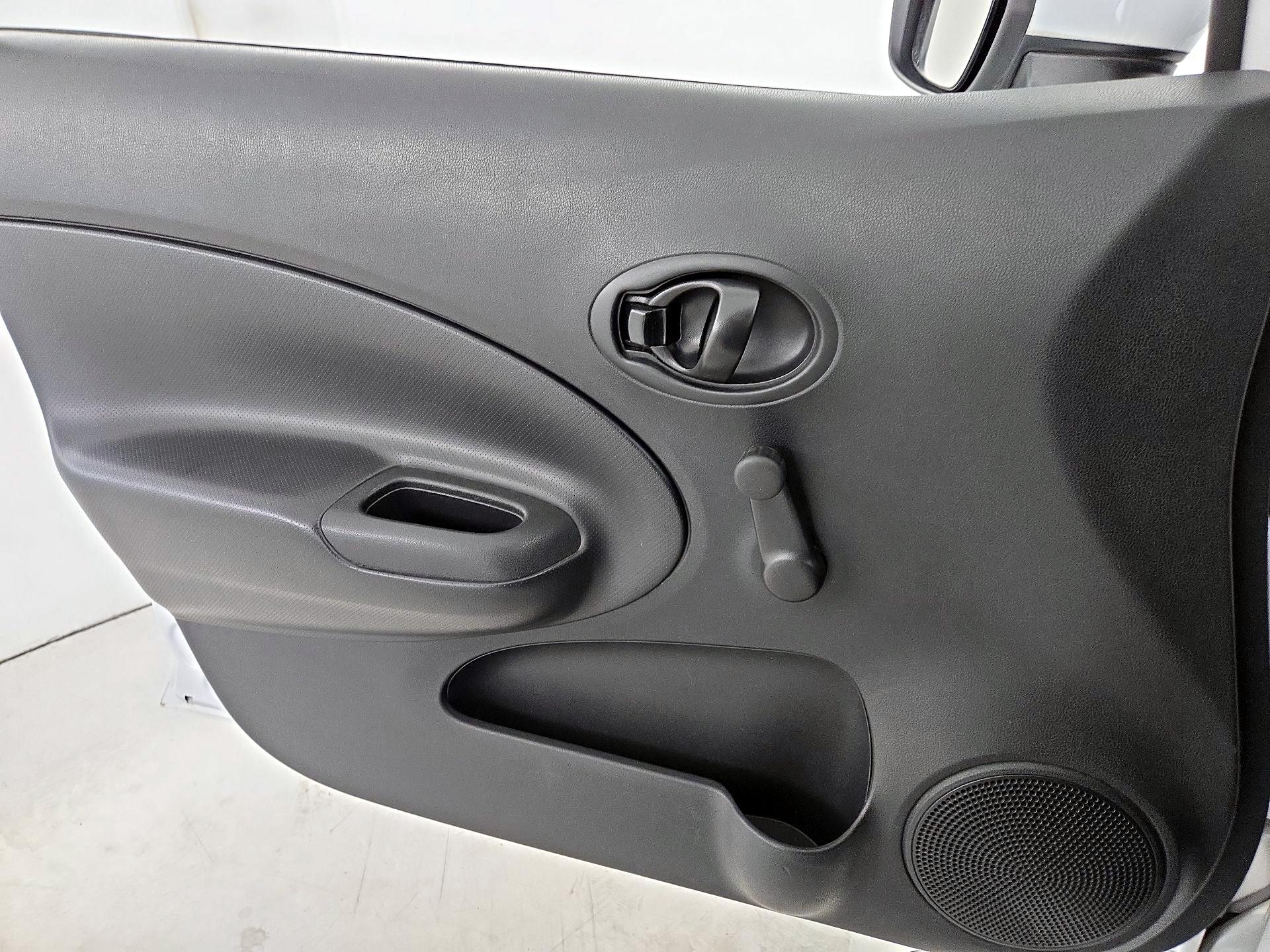 Thumbnail: 2018 Nissan Versa Note - 12