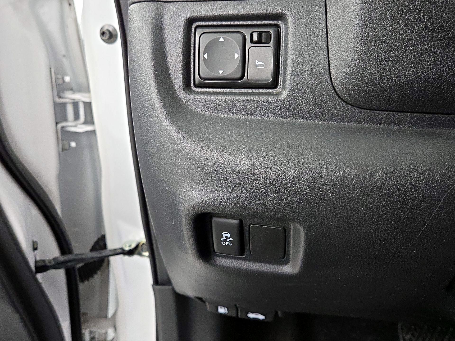 Thumbnail: 2018 Nissan Versa Note - 13