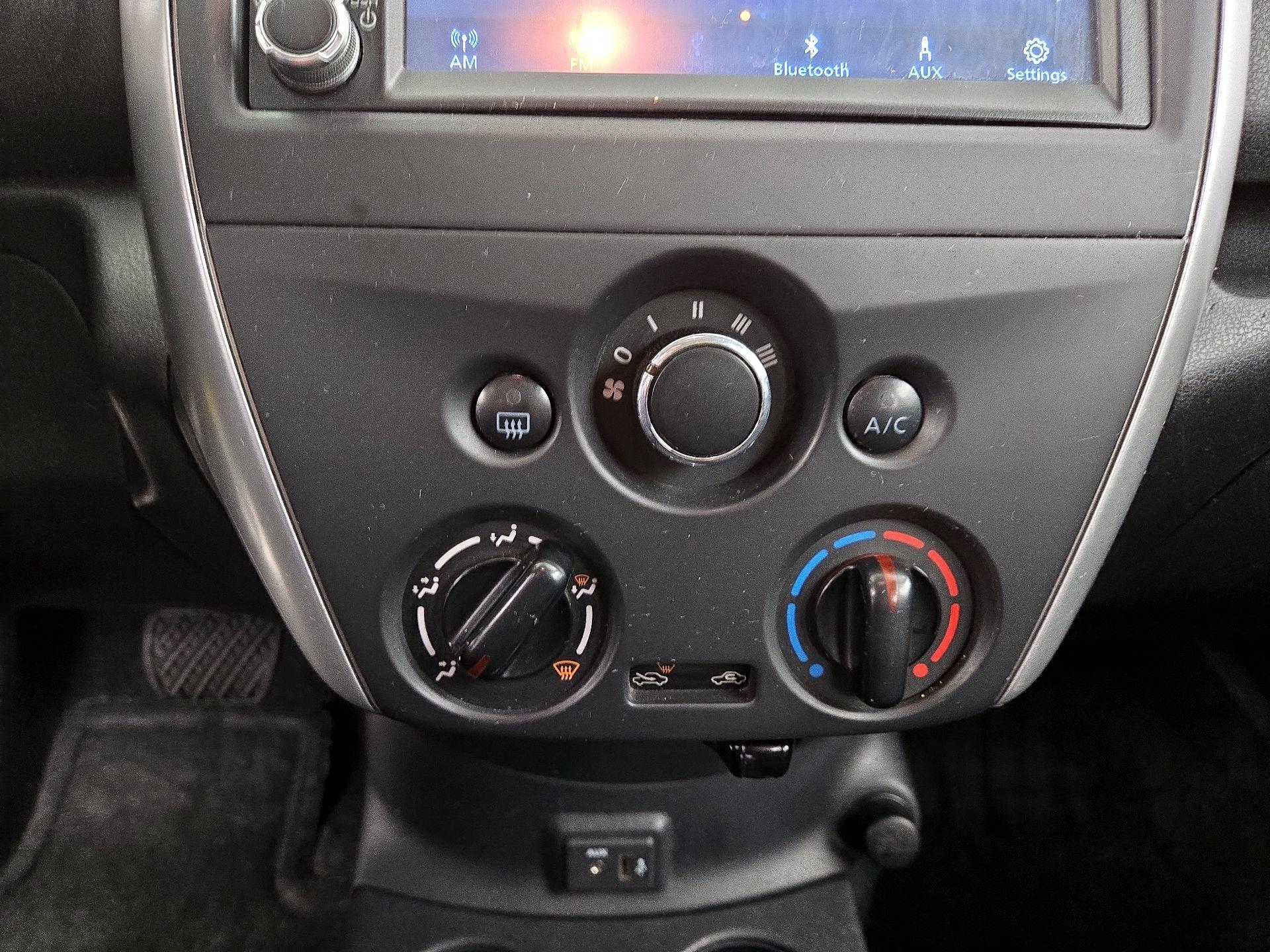 Thumbnail: 2018 Nissan Versa Note - 16