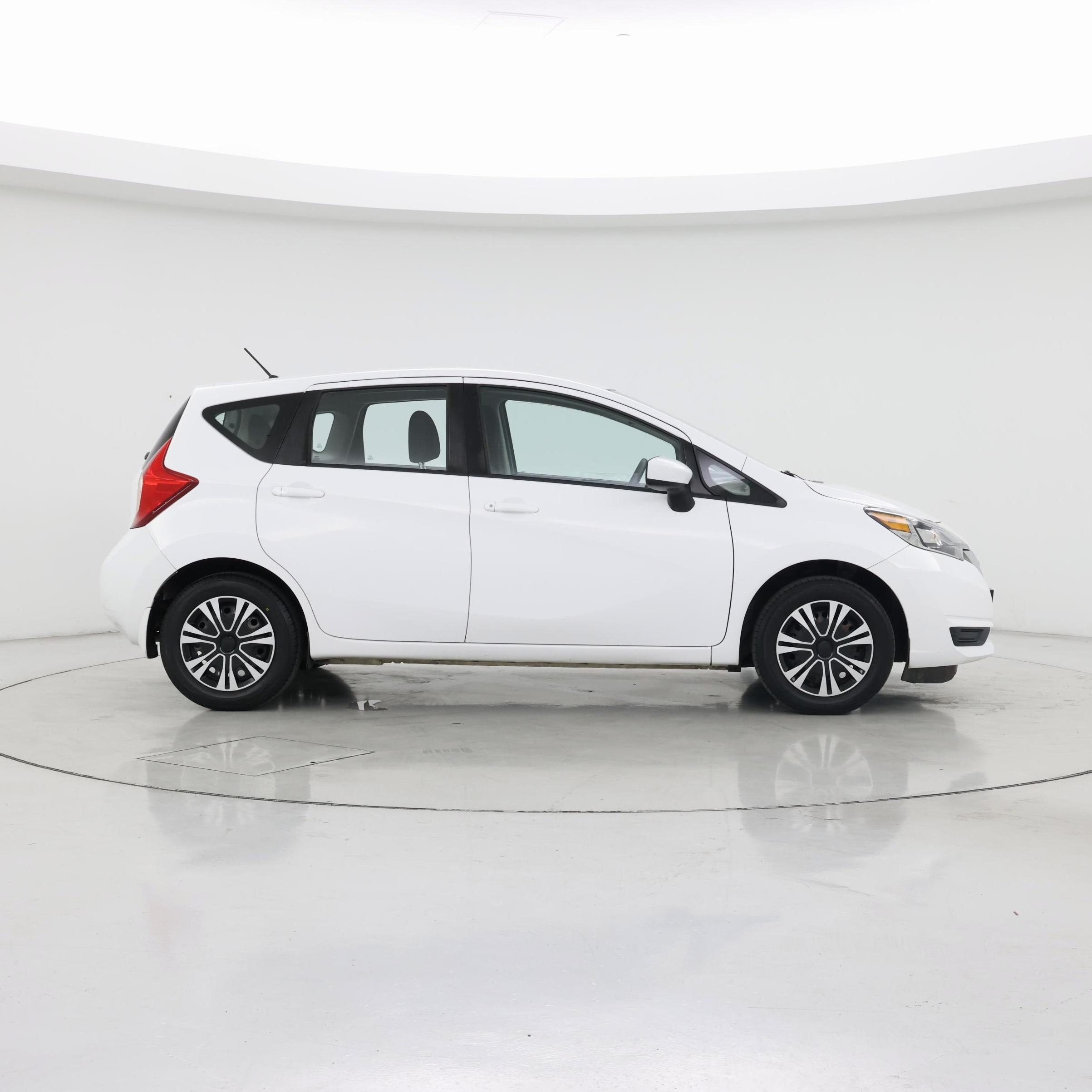 Thumbnail: 2018 Nissan Versa Note - 7