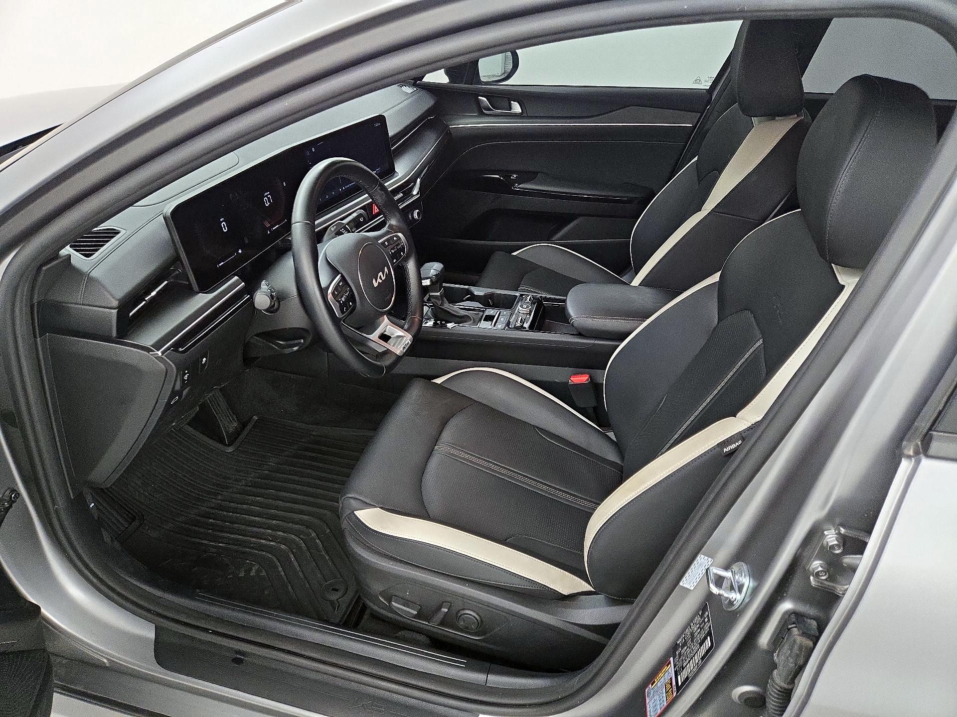 Thumbnail: 2025 Kia K5 - 11