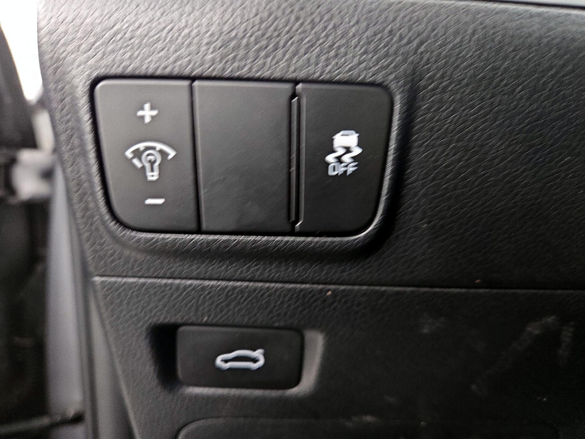 Thumbnail: 2025 Kia K5 - 13