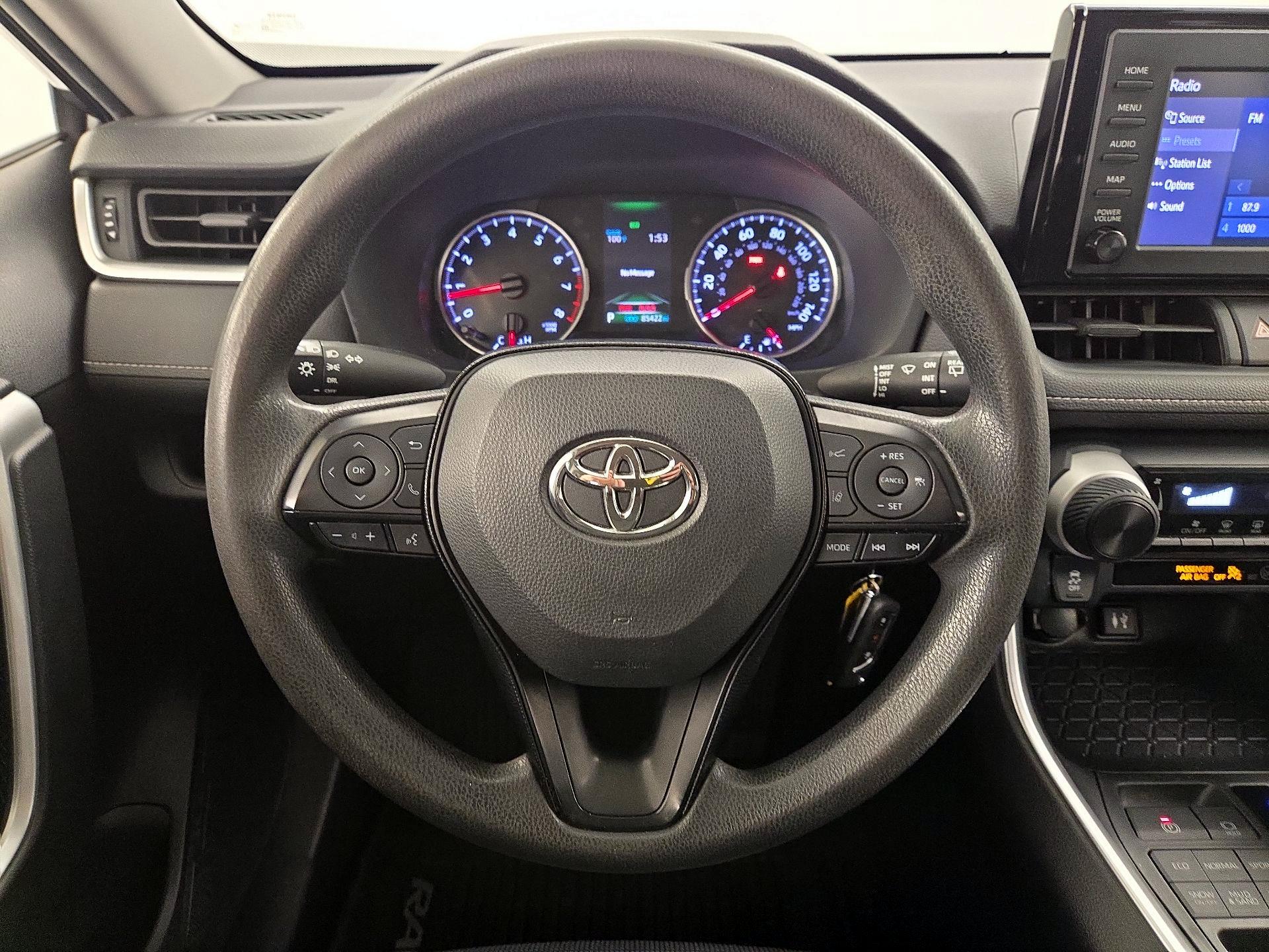 Thumbnail: 2019 Toyota RAV4 - 10
