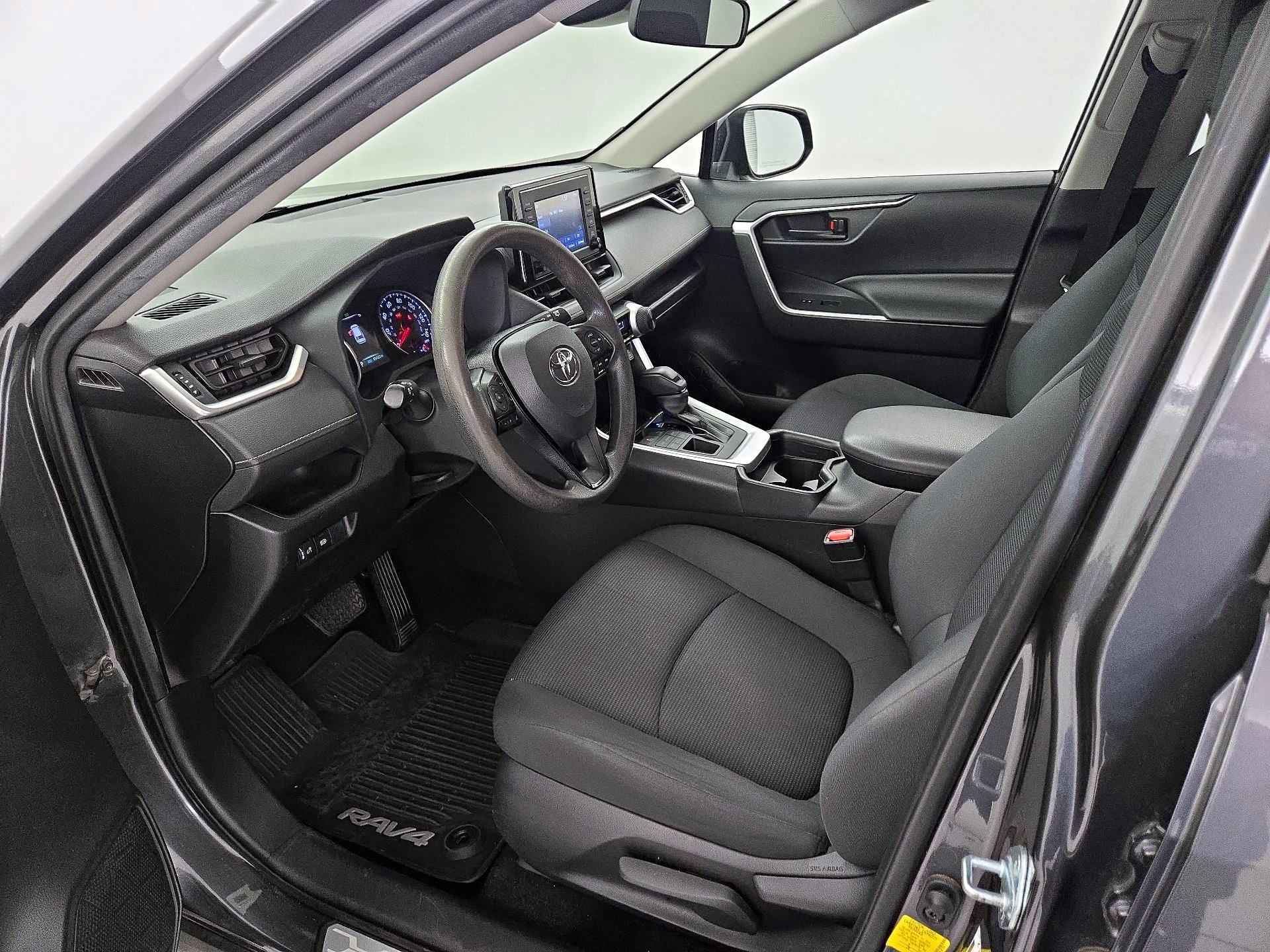 Thumbnail: 2019 Toyota RAV4 - 11