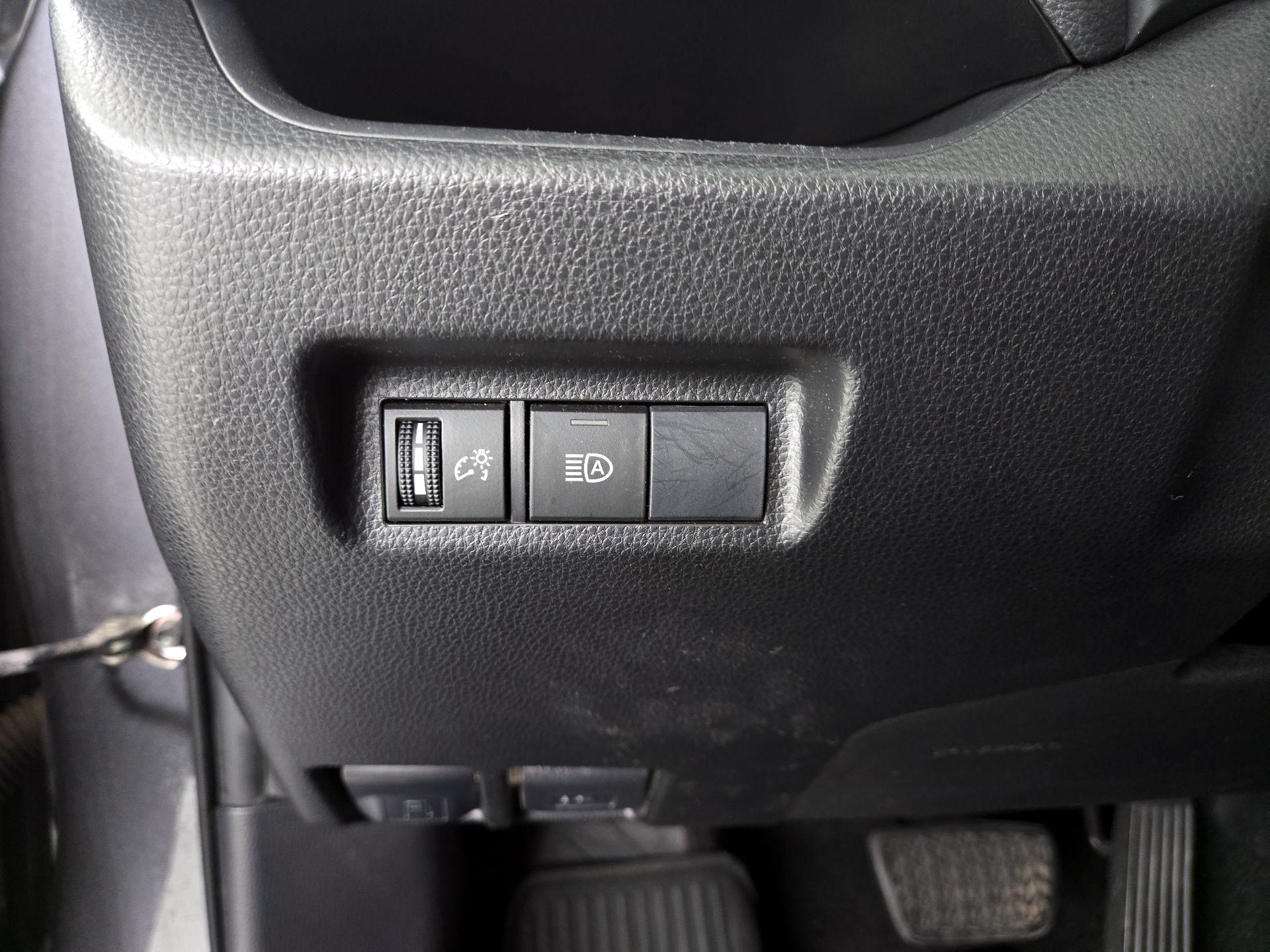 Thumbnail: 2019 Toyota RAV4 - 13