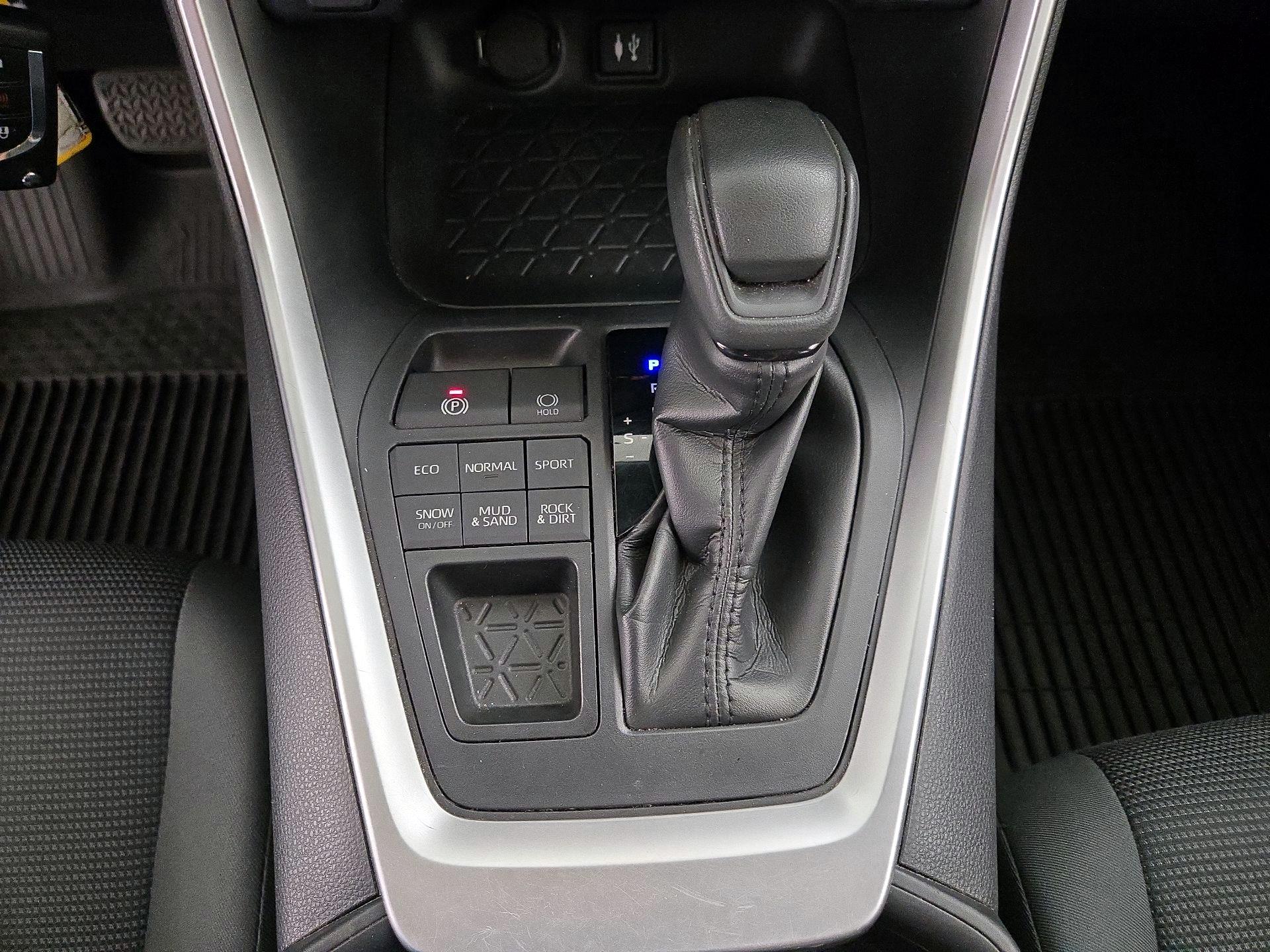 Thumbnail: 2019 Toyota RAV4 - 17