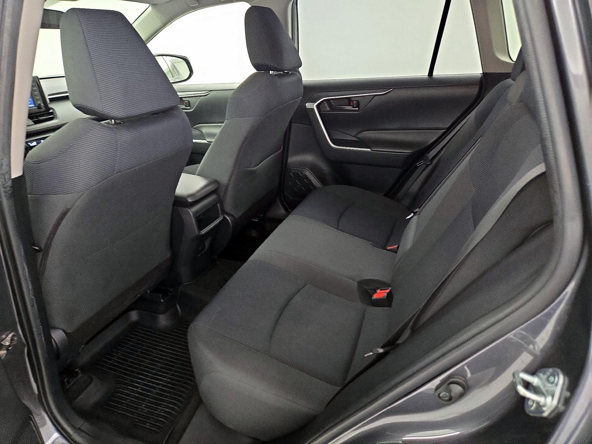 Thumbnail: 2019 Toyota RAV4 - 19