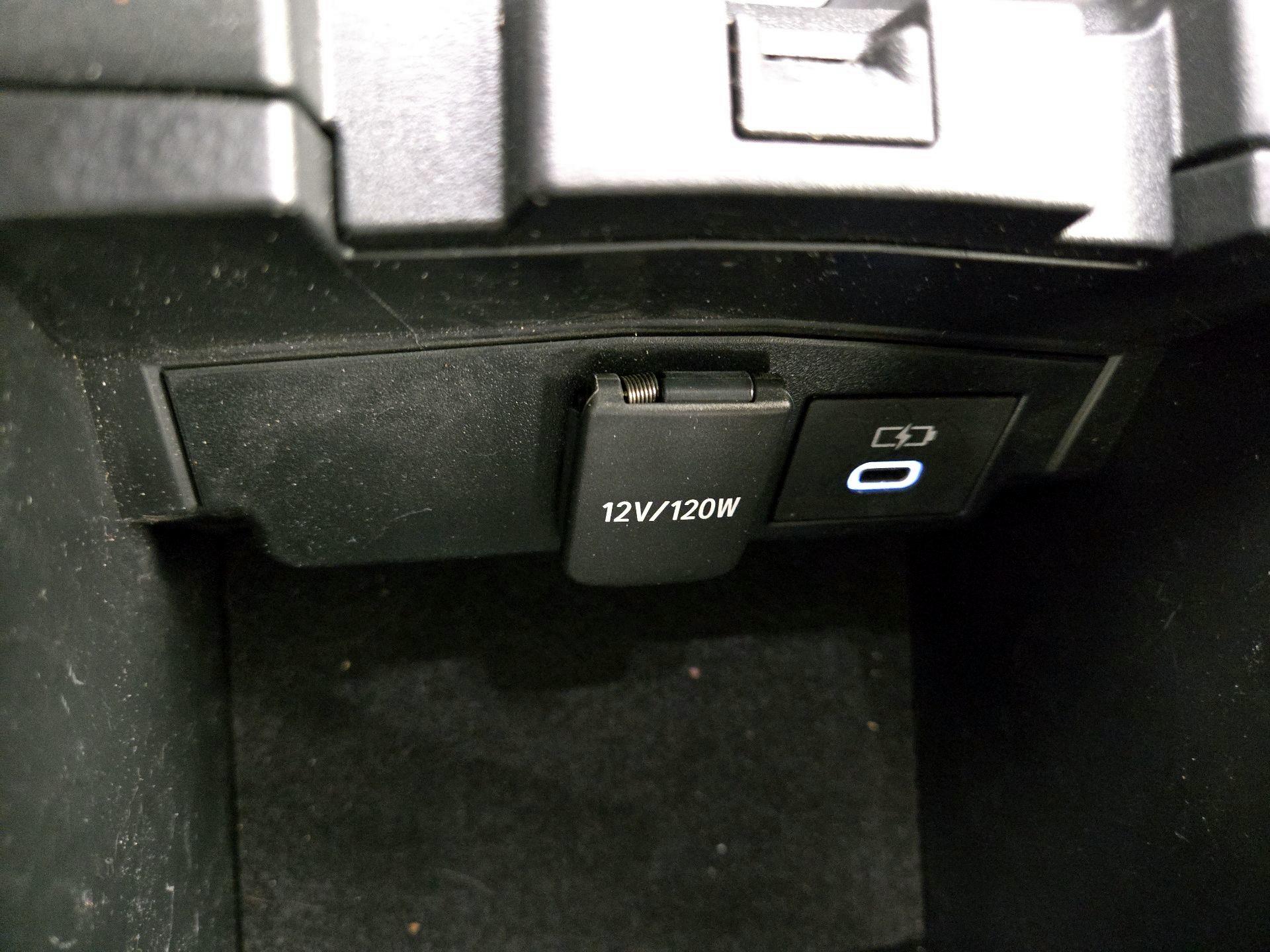 Thumbnail: 2023 Toyota Corolla - 18