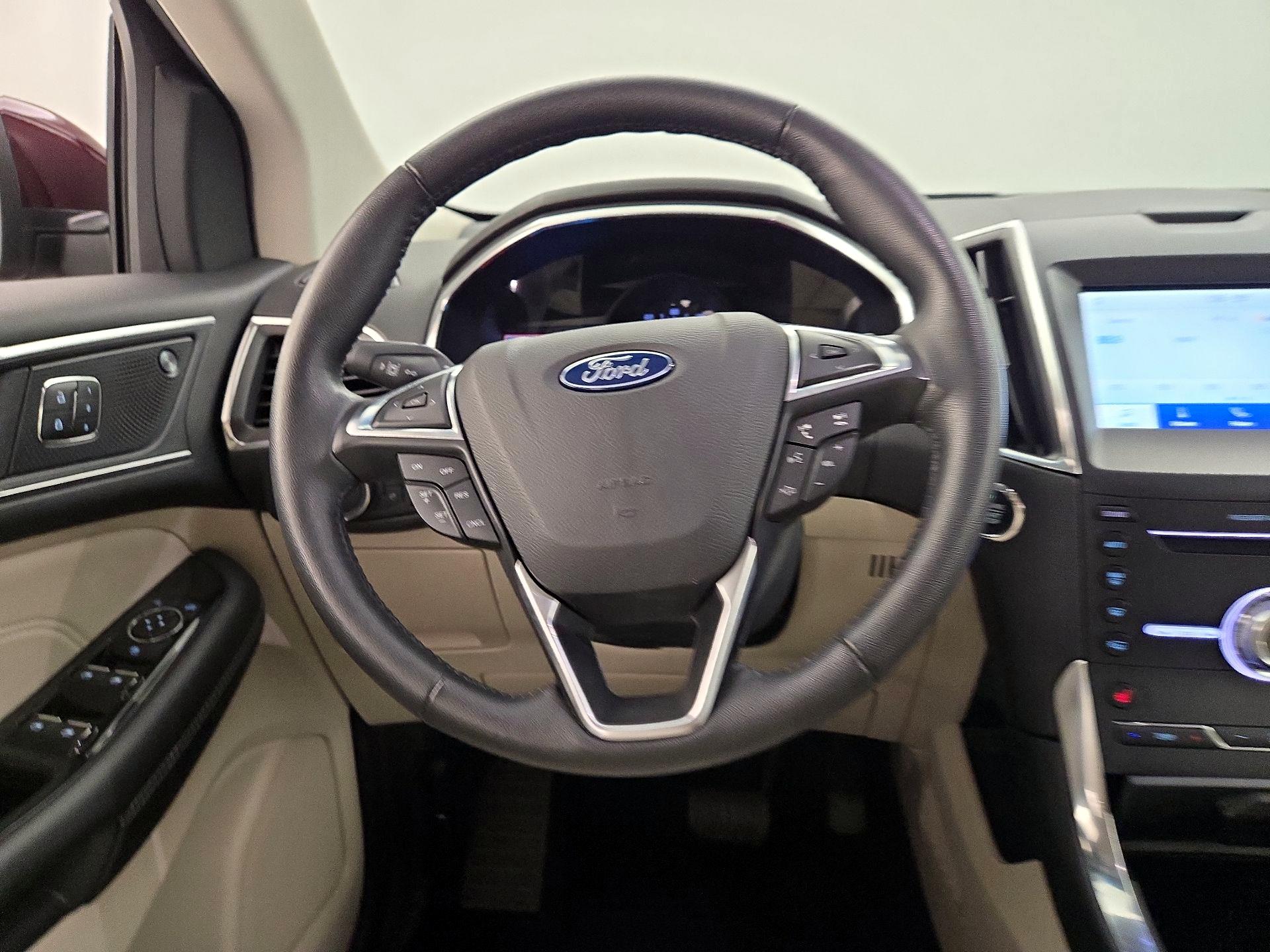 Thumbnail: 2019 Ford Edge - 10