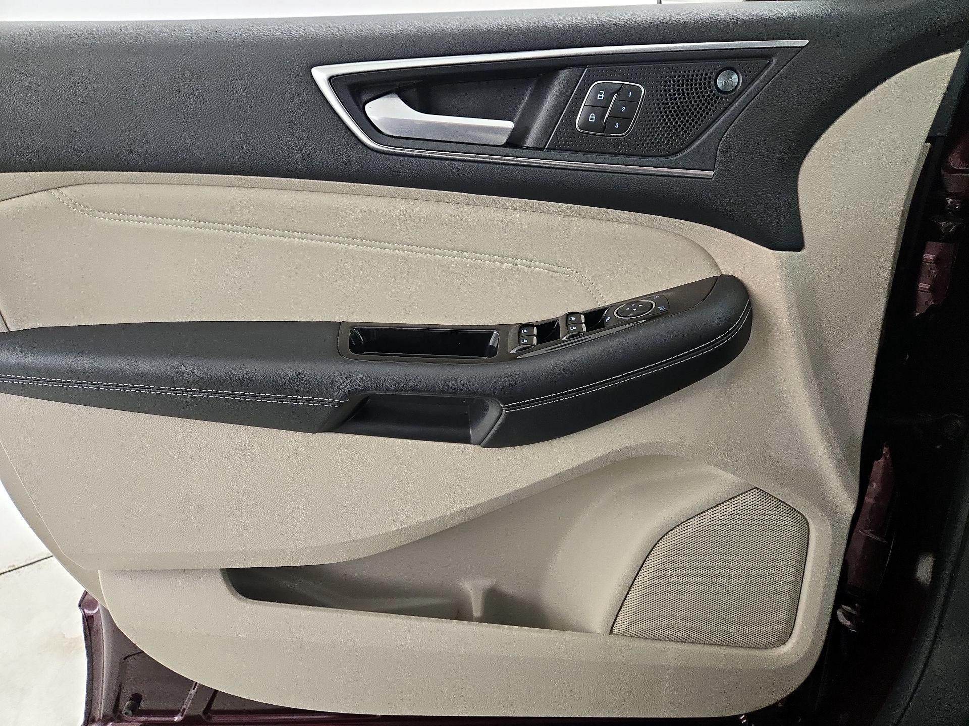 Thumbnail: 2019 Ford Edge - 12