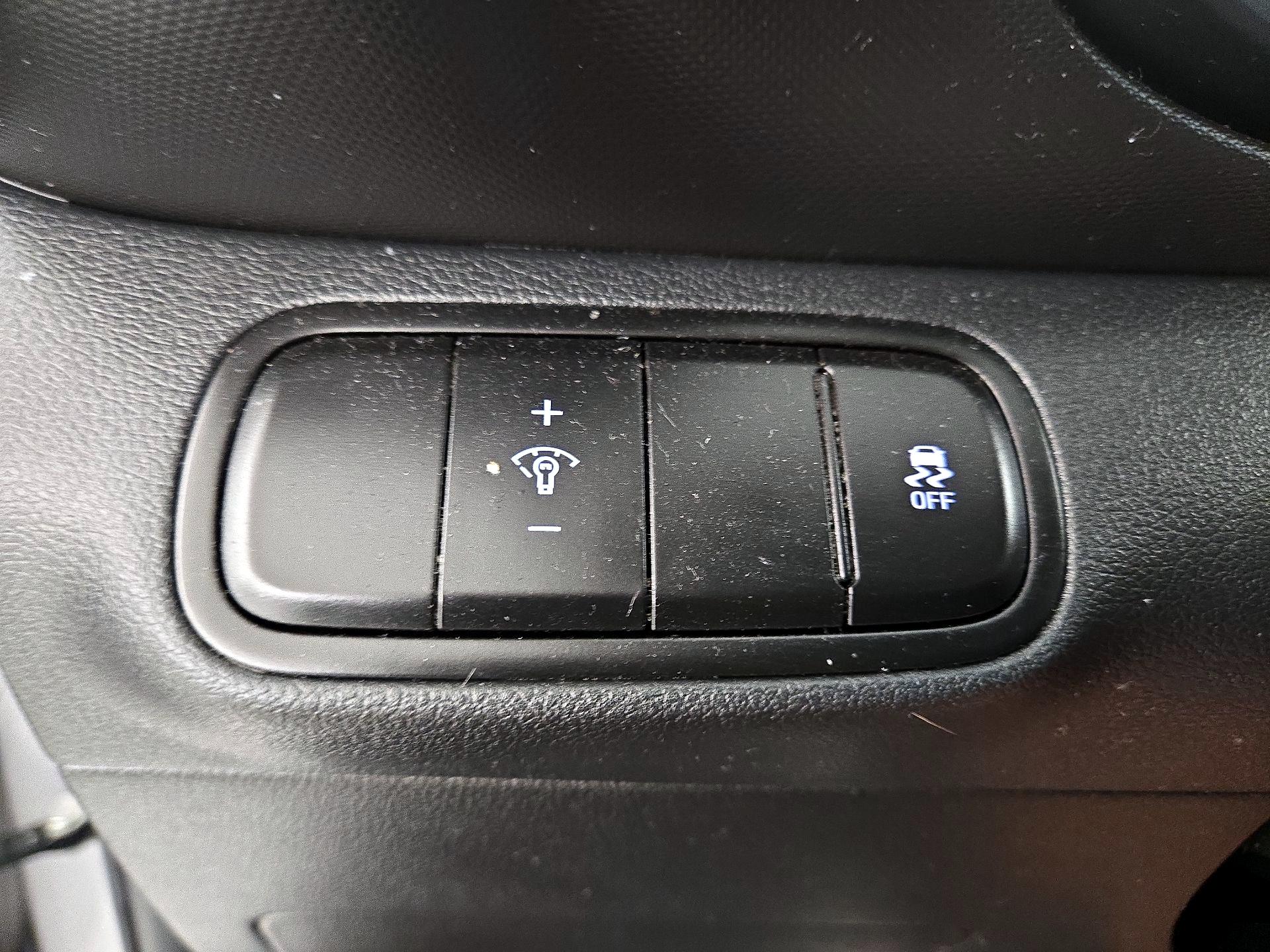 Thumbnail: 2024 Hyundai Venue - 13