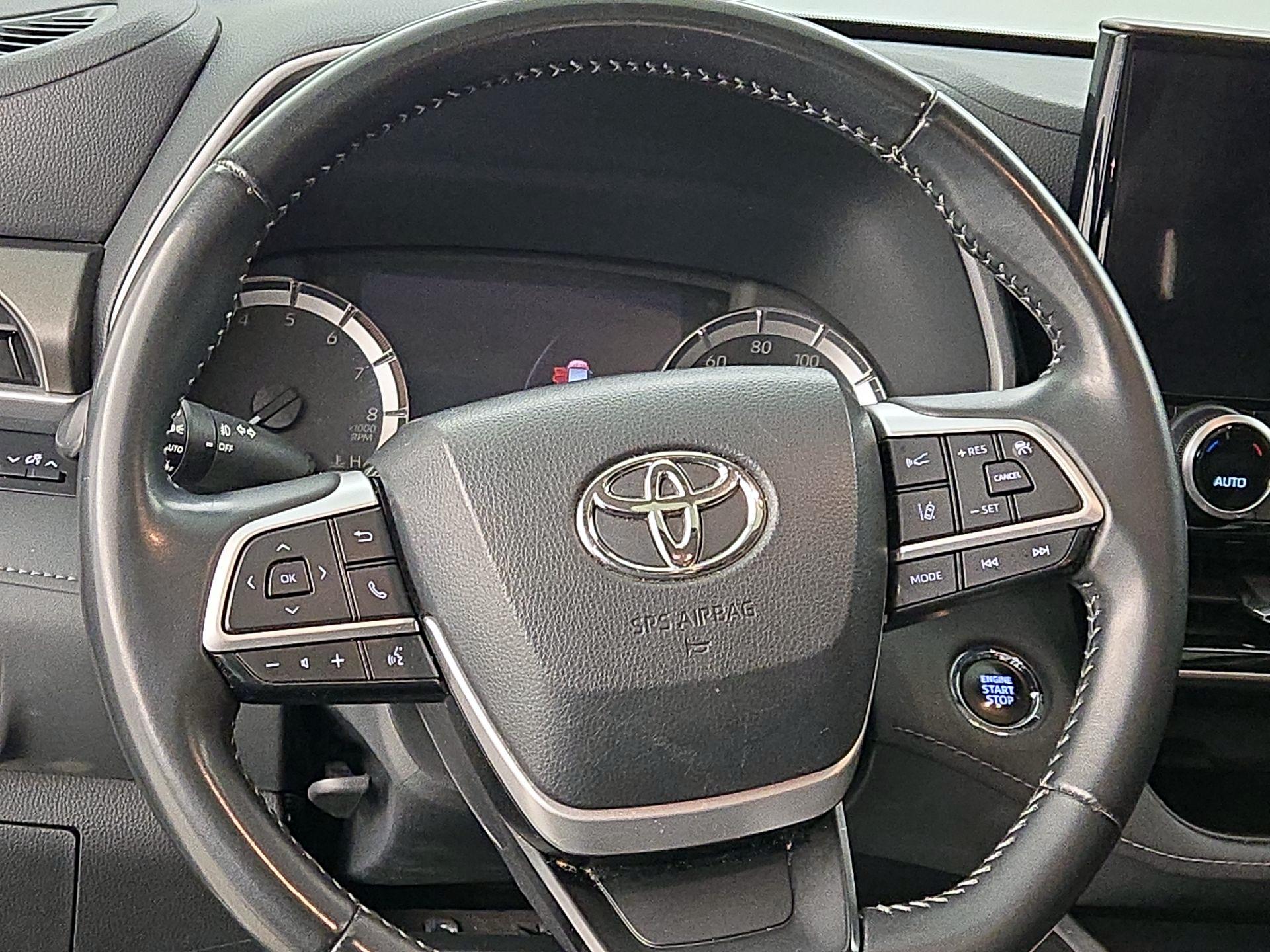 Thumbnail: 2023 Toyota Highlander - 10