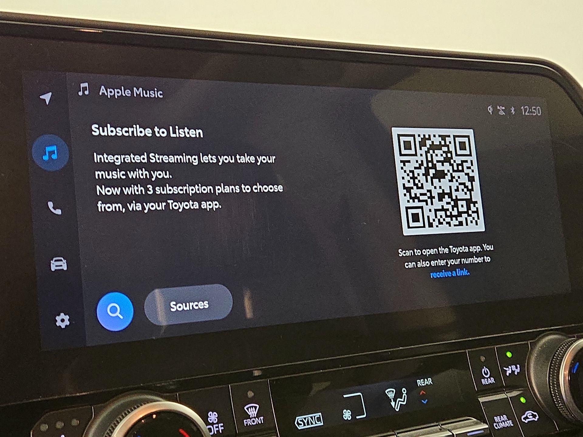 Thumbnail: 2023 Toyota Highlander - 16