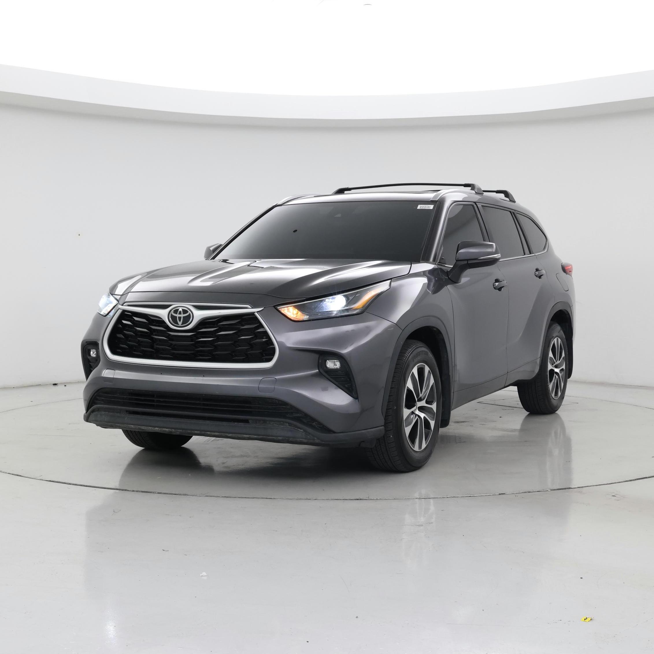Thumbnail: 2023 Toyota Highlander - 4