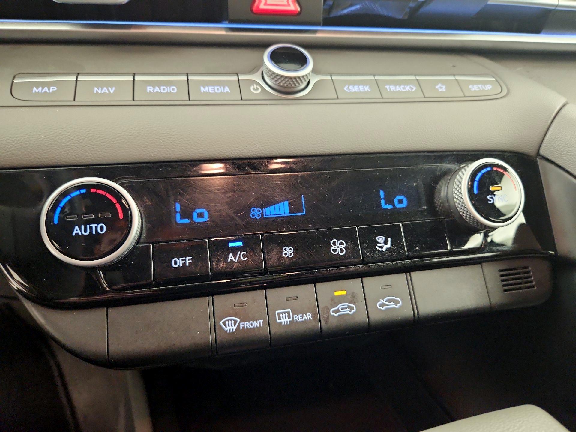 Thumbnail: 2024 Hyundai Elantra - 17