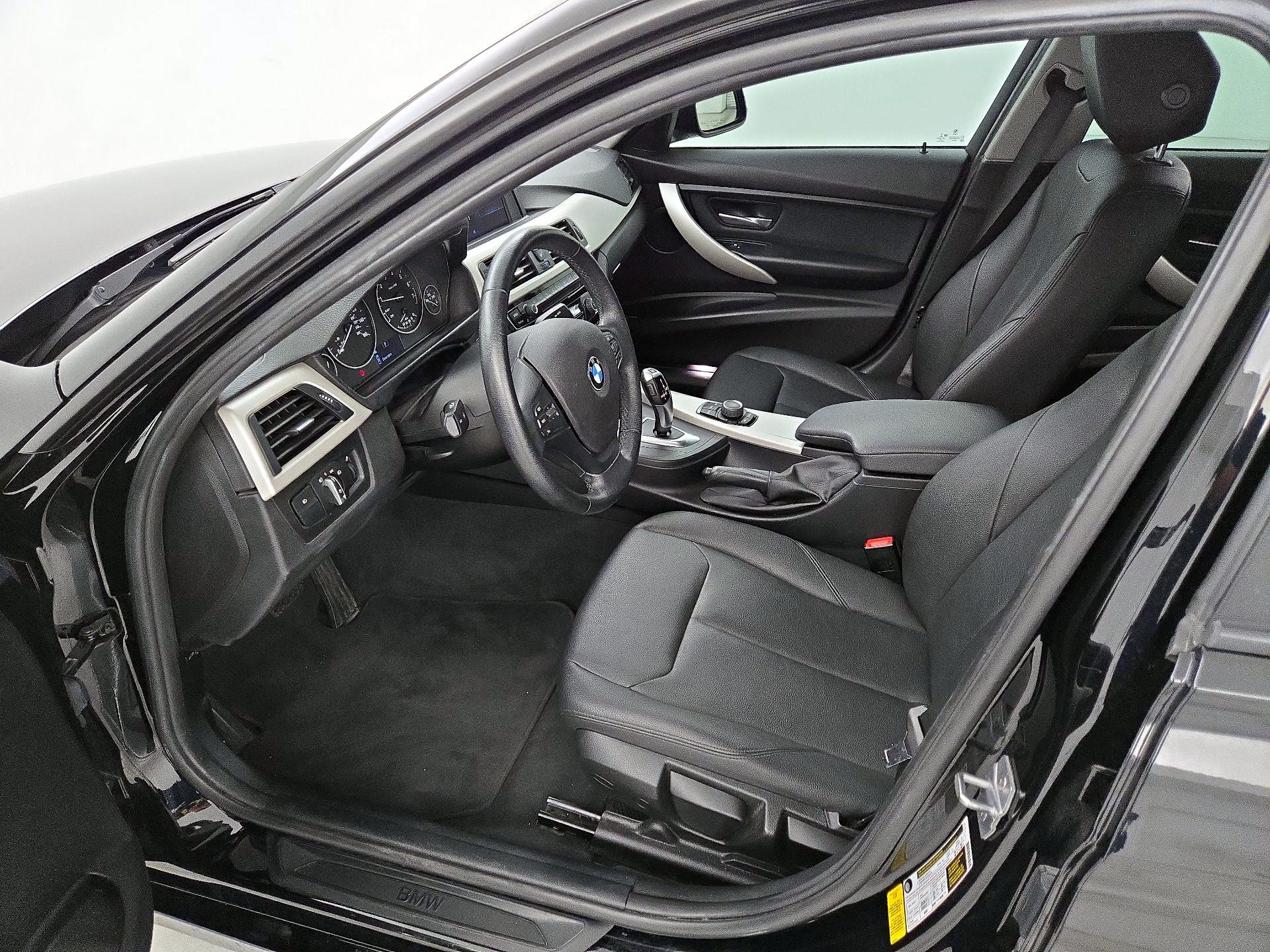 Thumbnail: 2018 BMW 3 Series - 11