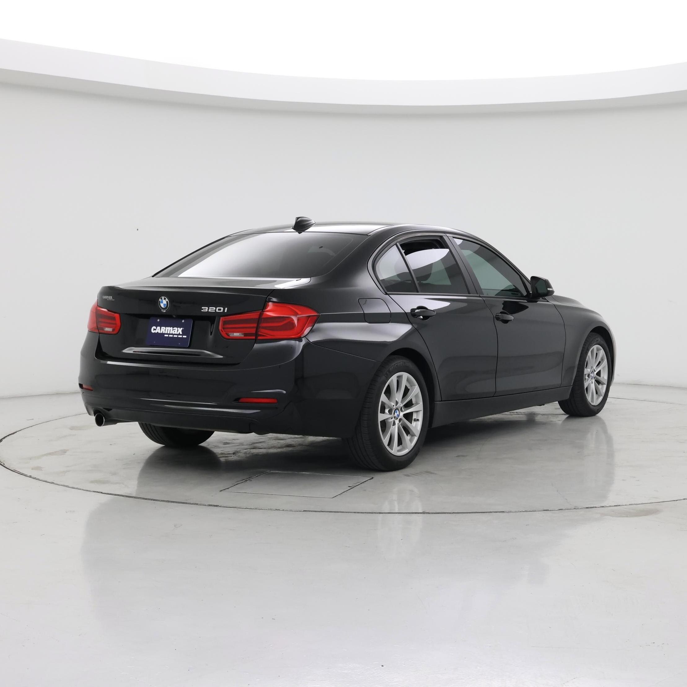 Thumbnail: 2018 BMW 3 Series - 8