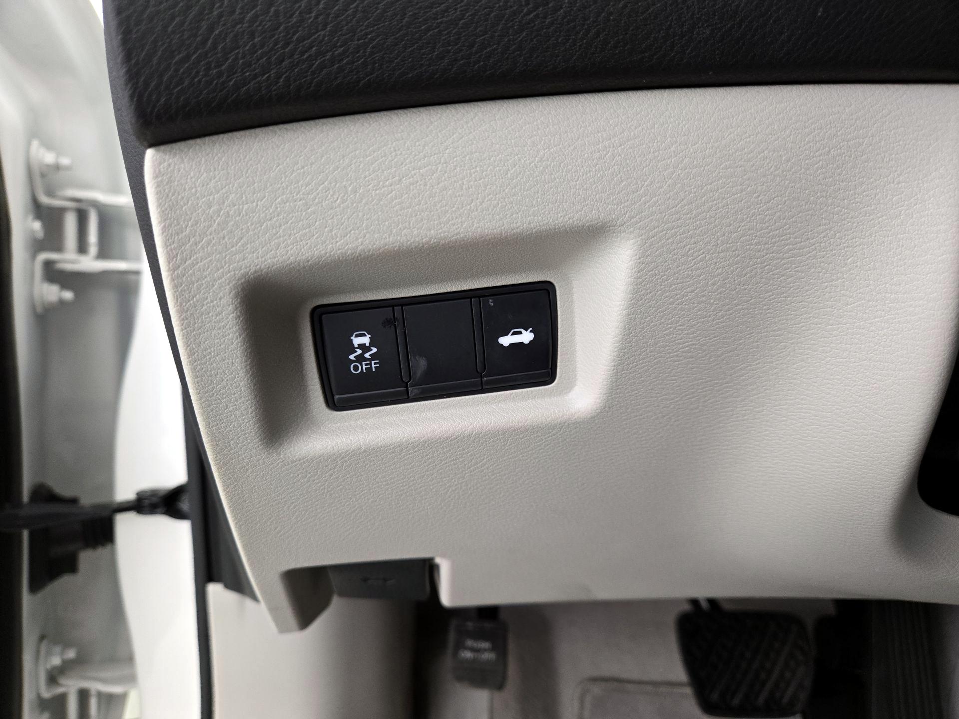 Thumbnail: 2019 INFINITI Q50 - 13