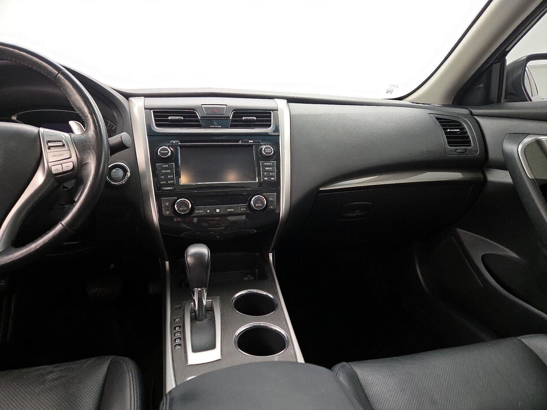 Thumbnail: 2015 Nissan Altima - 9