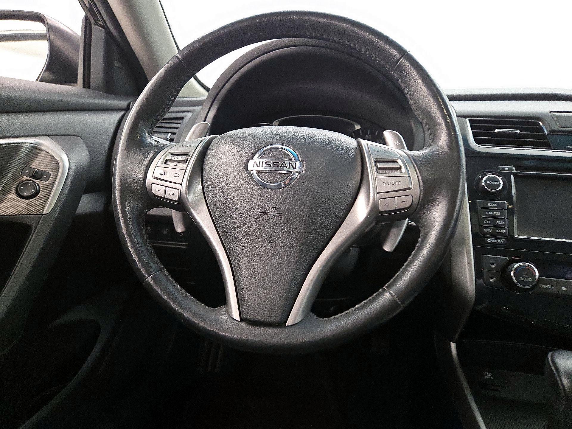 Thumbnail: 2015 Nissan Altima - 10