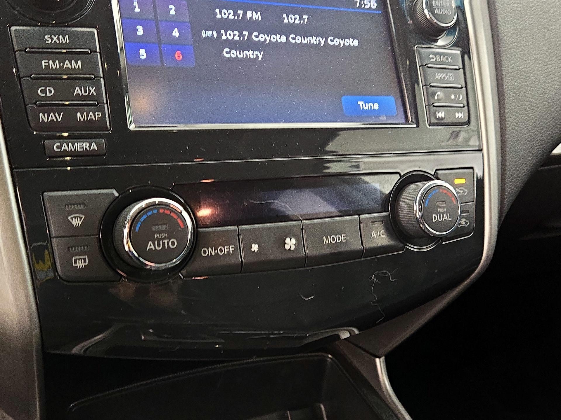 Thumbnail: 2015 Nissan Altima - 17