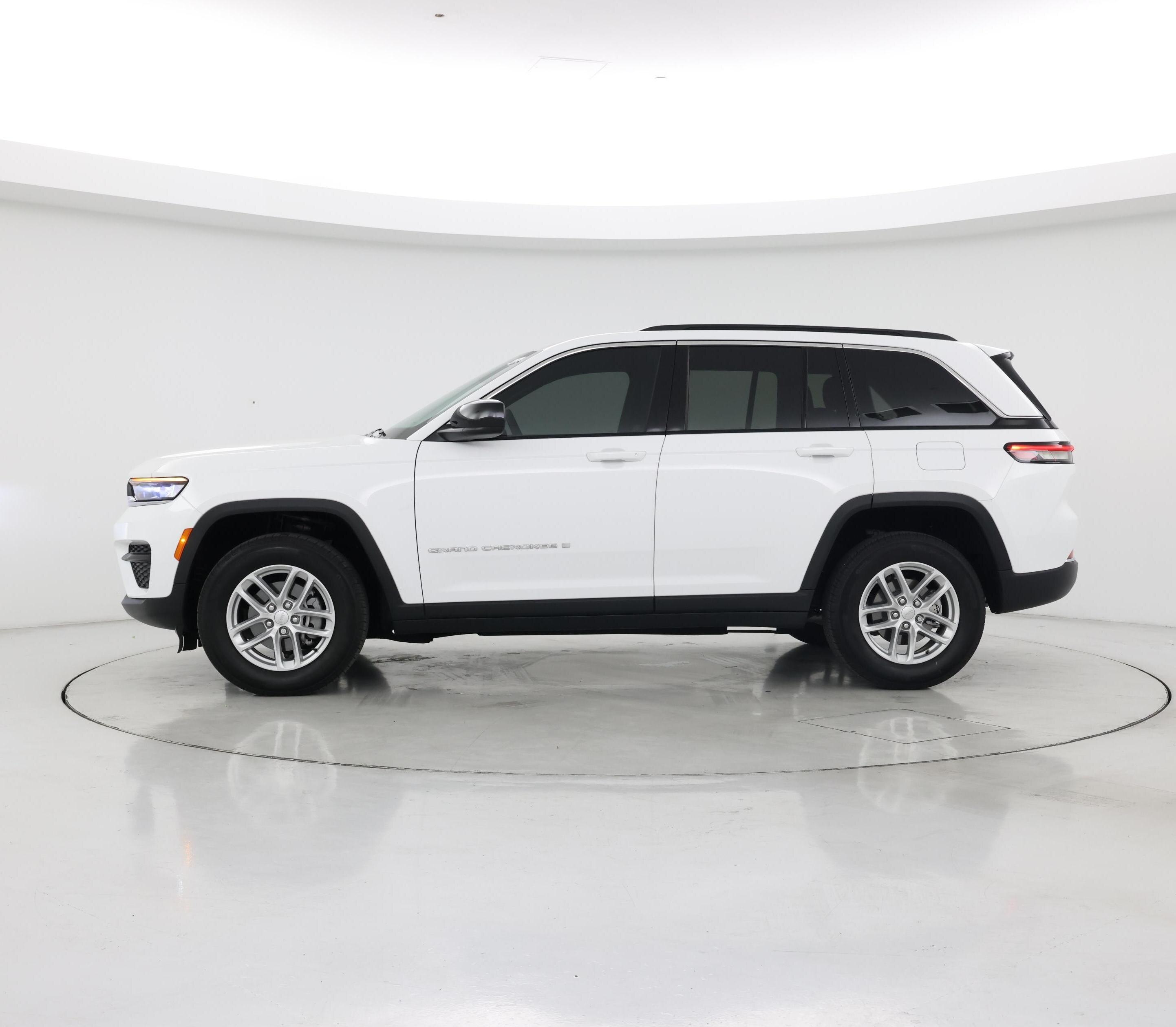 Thumbnail: 2024 Jeep Grand Cherokee - 3