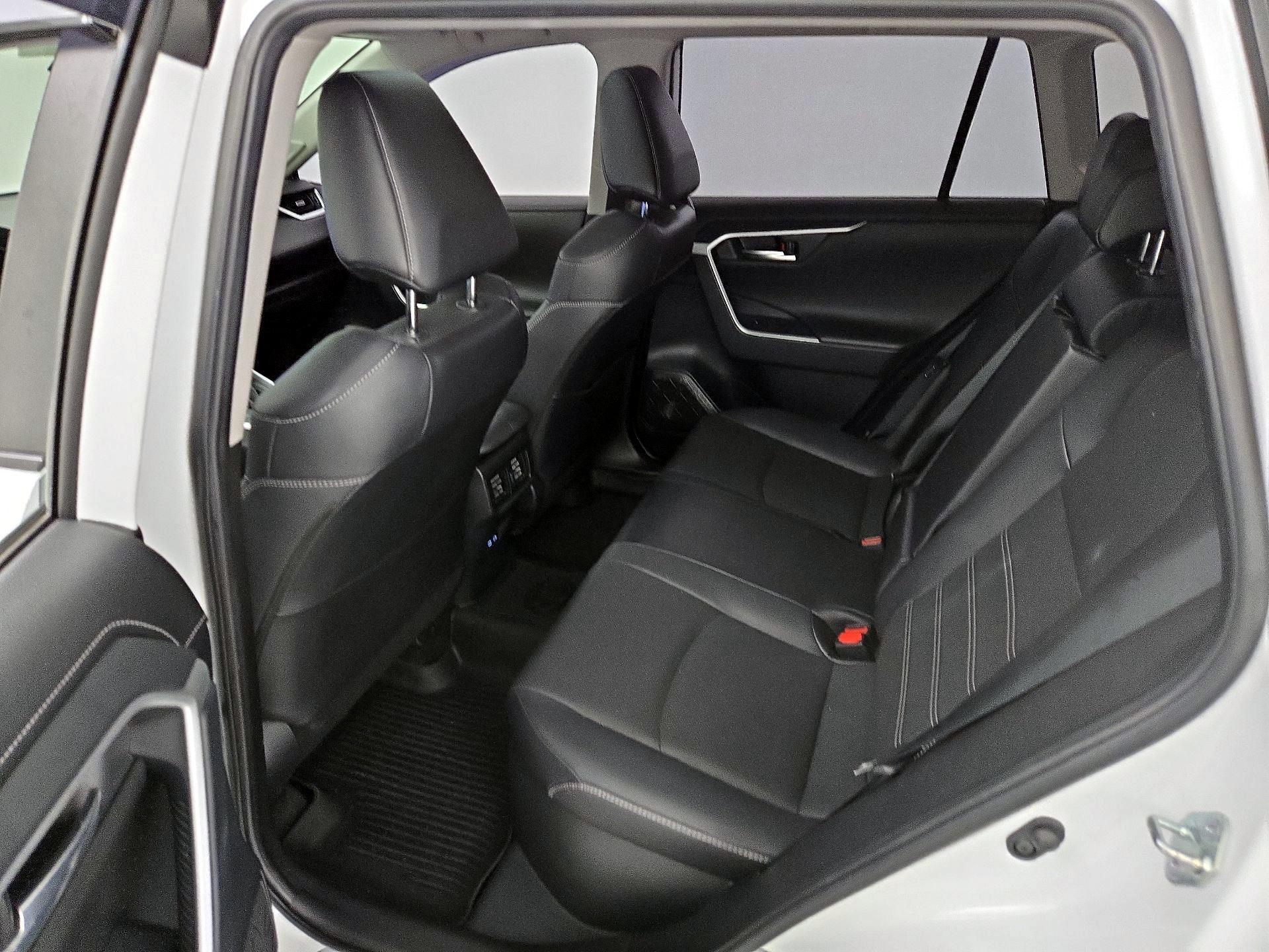 Thumbnail: 2023 Toyota RAV4 - 20