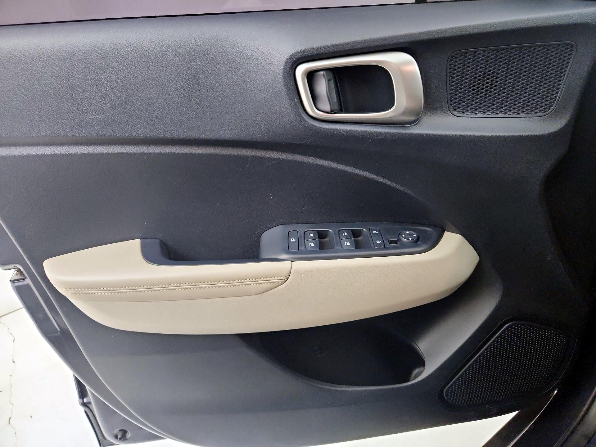 Thumbnail: 2022 Hyundai Venue - 12