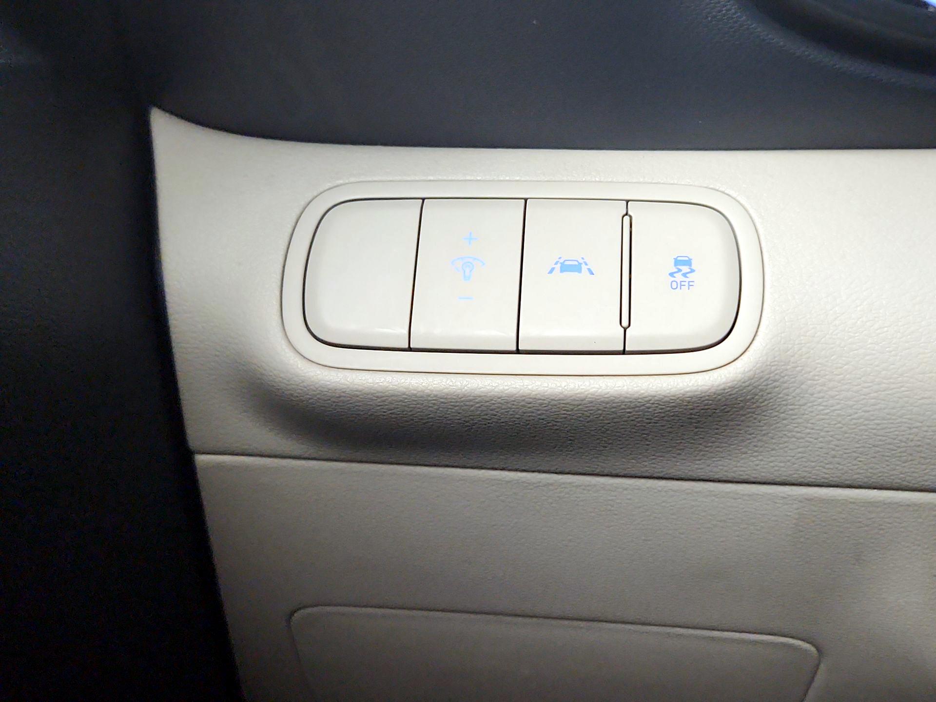 Thumbnail: 2022 Hyundai Venue - 13