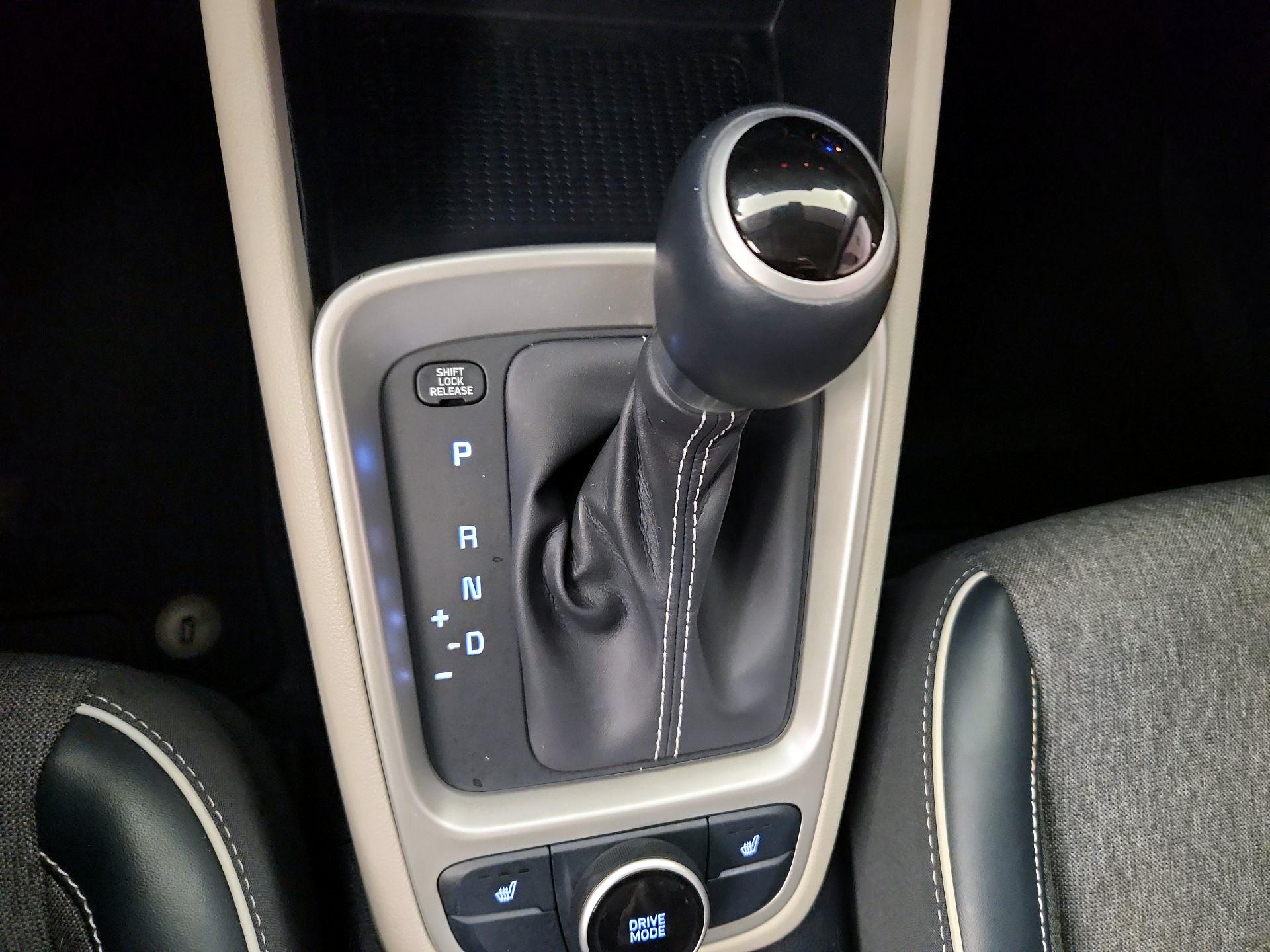 Thumbnail: 2022 Hyundai Venue - 17