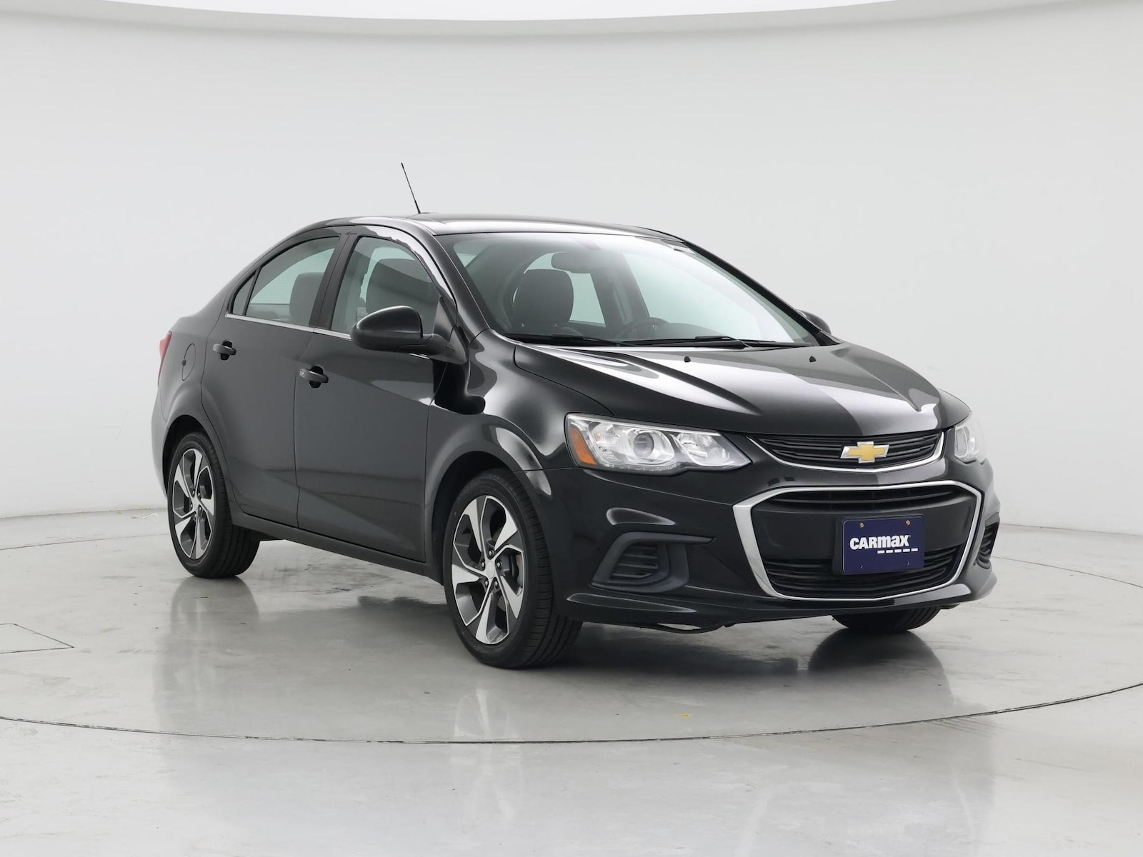 2019 Chevrolet Sonic Premier - Photo 2