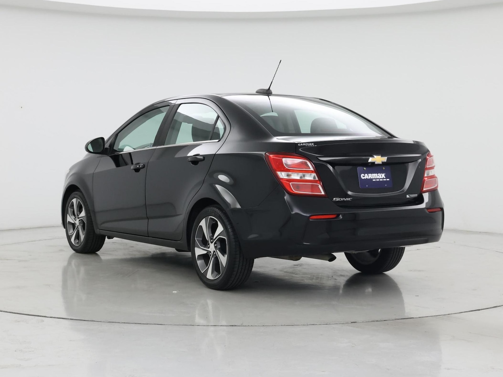 2019 Chevrolet Sonic Premier - Photo 3