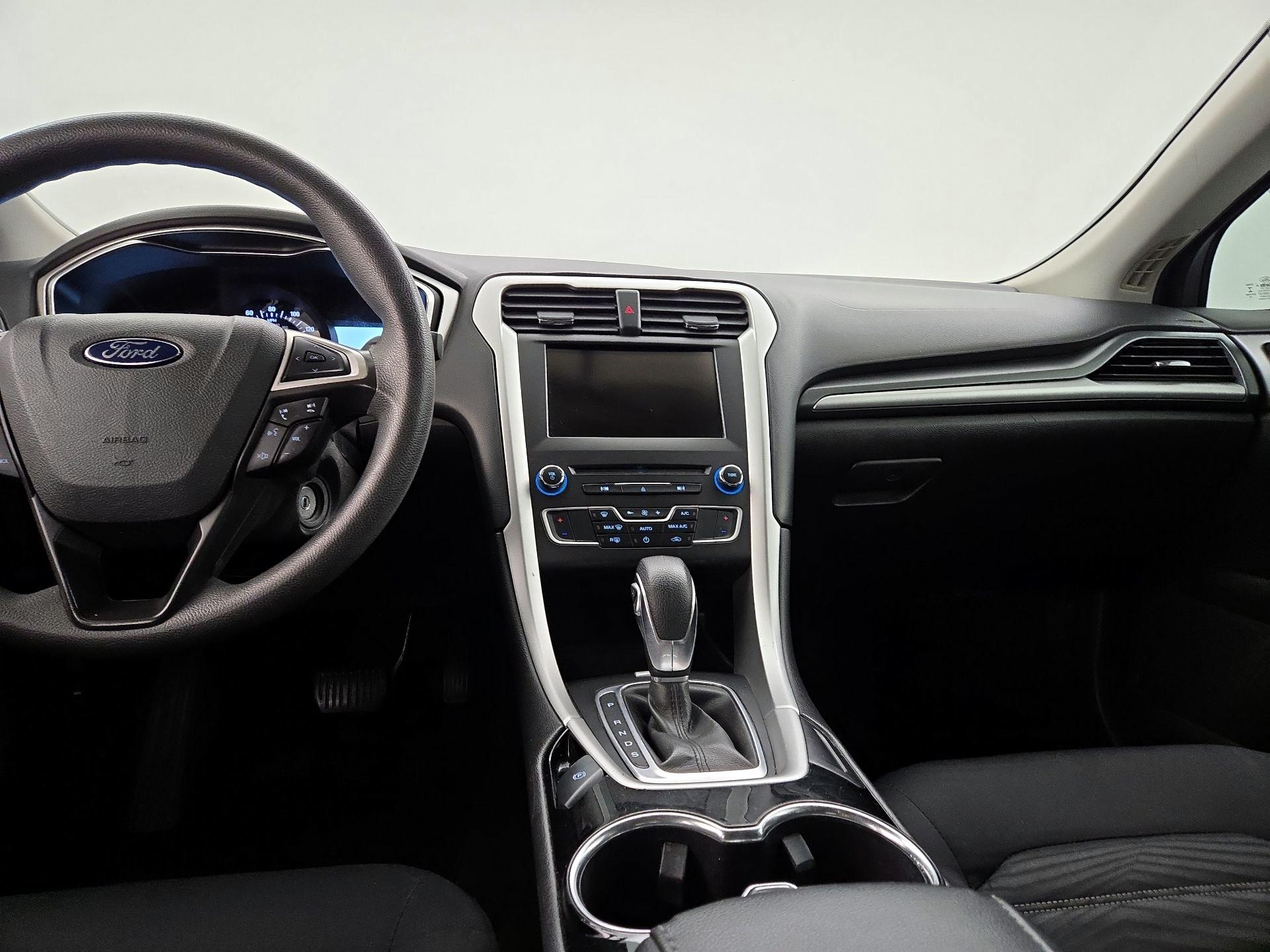 Thumbnail: 2016 Ford Fusion - 9