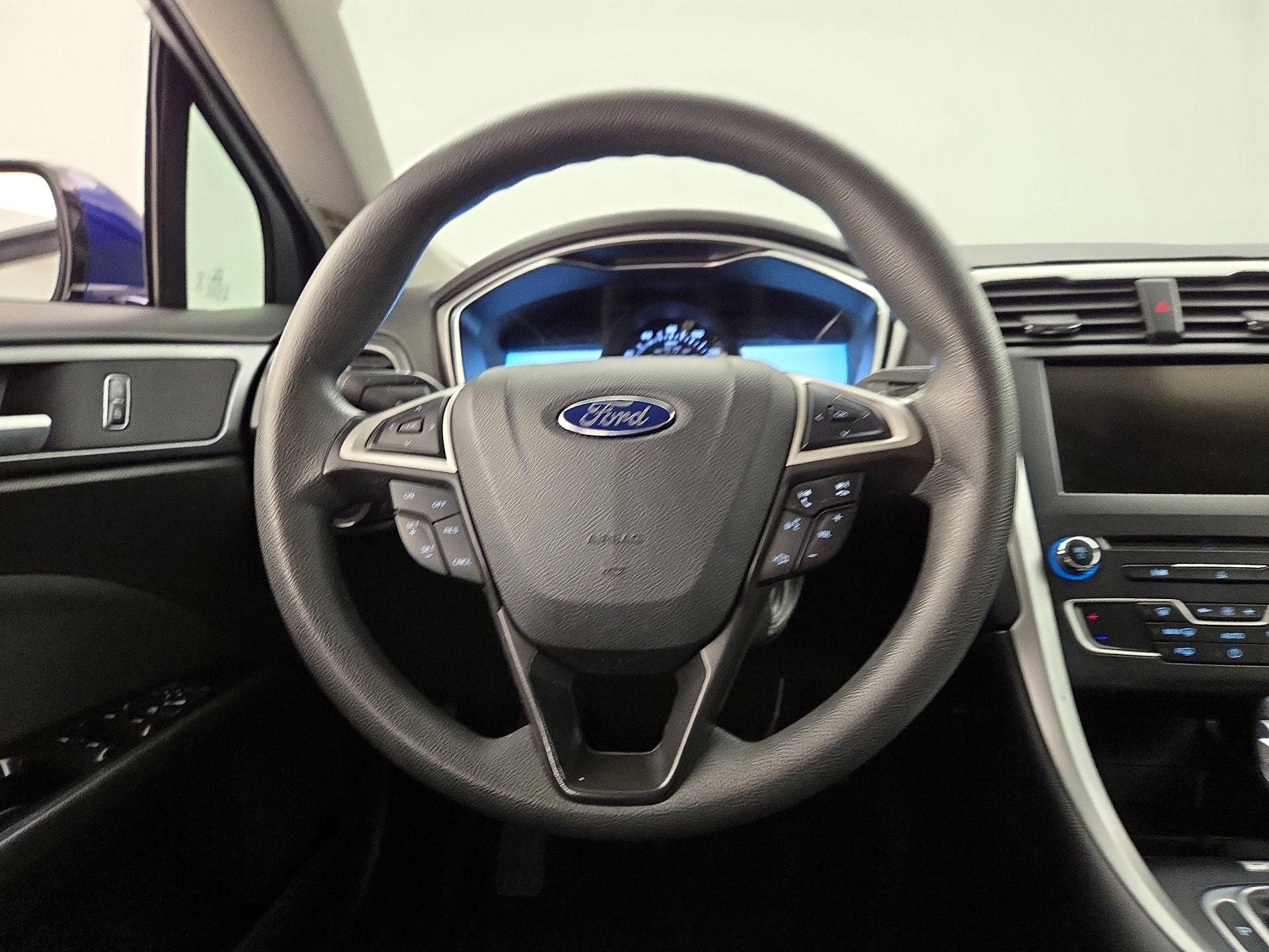 Thumbnail: 2016 Ford Fusion - 10