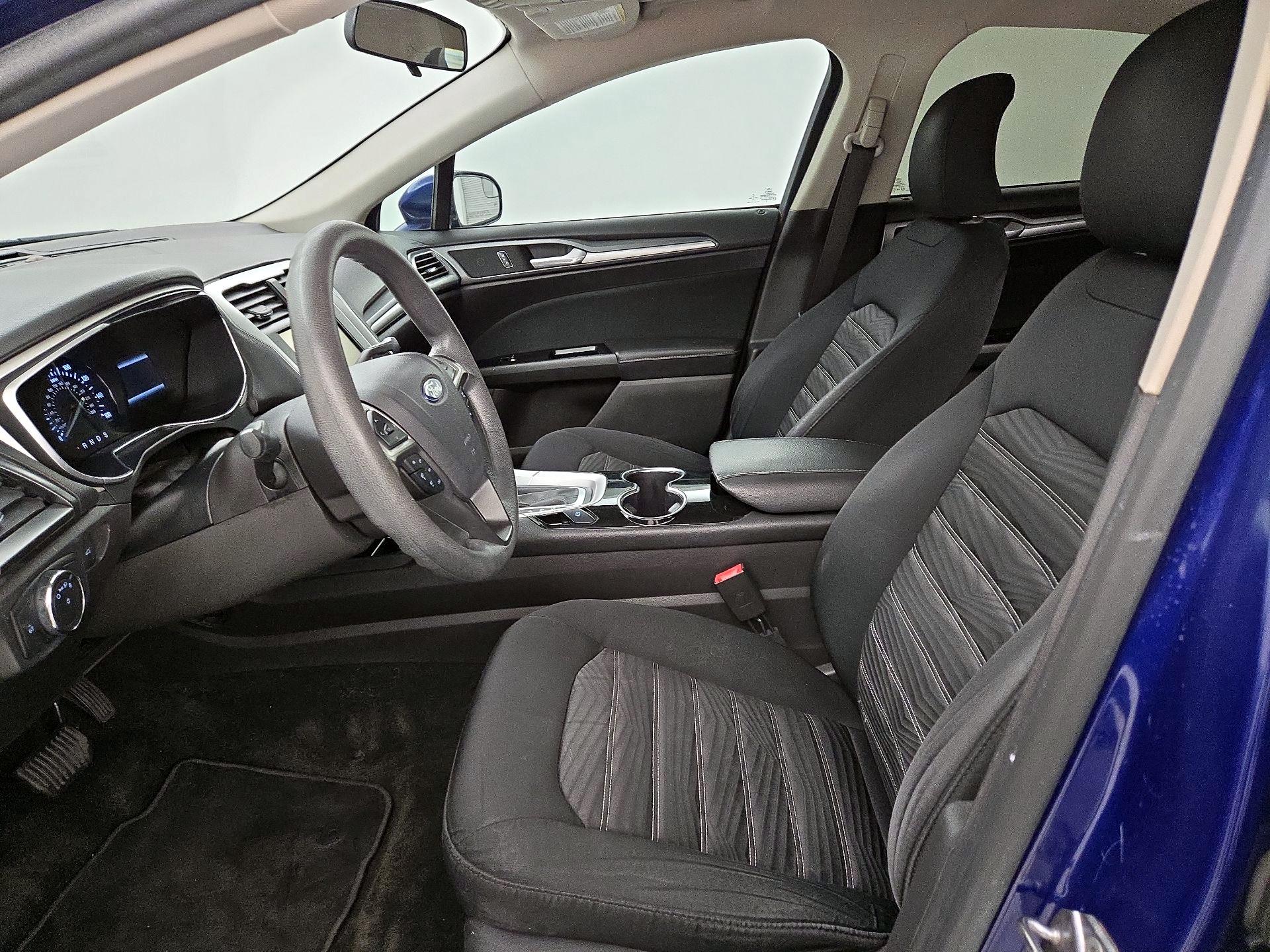 Thumbnail: 2016 Ford Fusion - 11