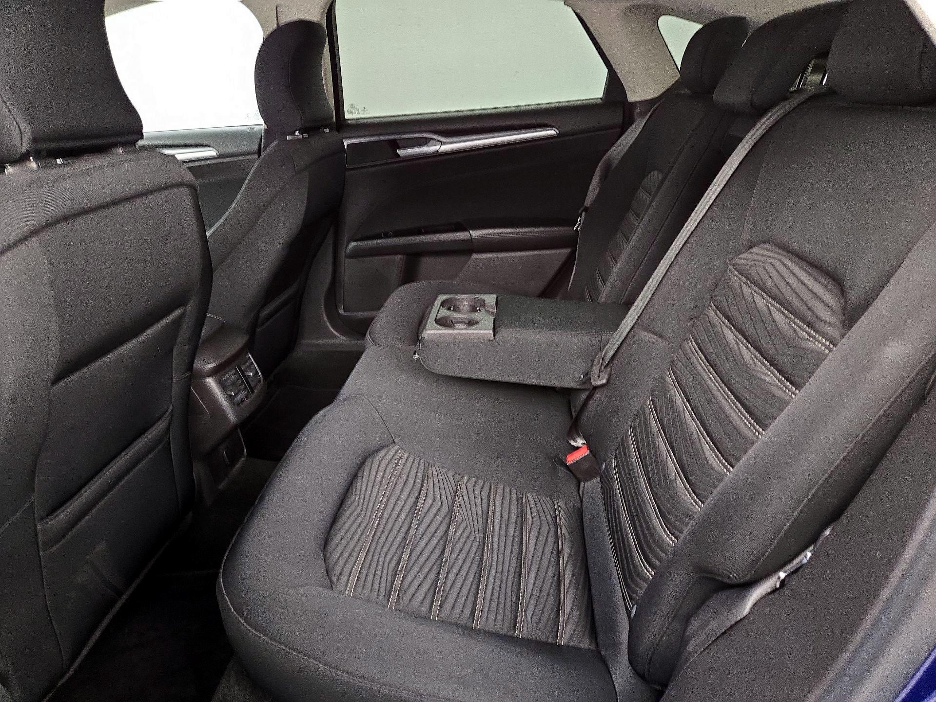 Thumbnail: 2016 Ford Fusion - 19