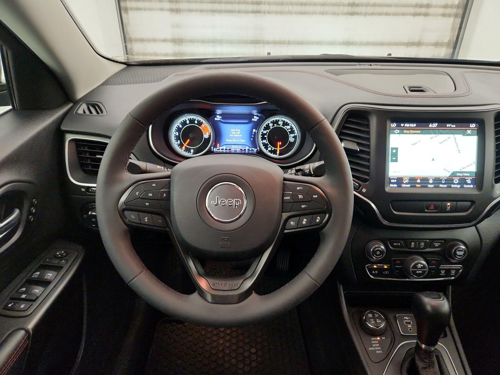 Thumbnail: 2022 Jeep Cherokee - 10