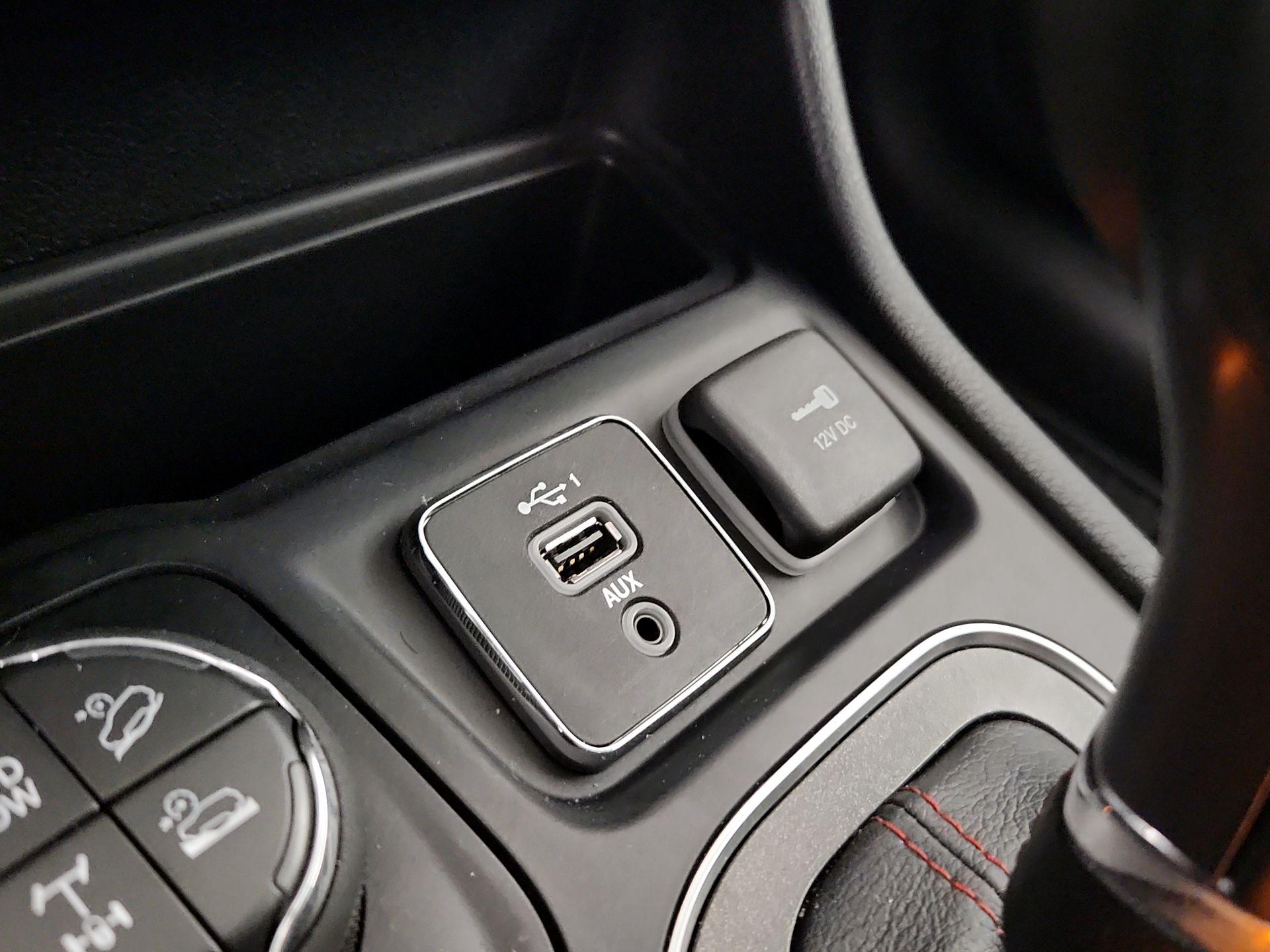 Thumbnail: 2022 Jeep Cherokee - 19