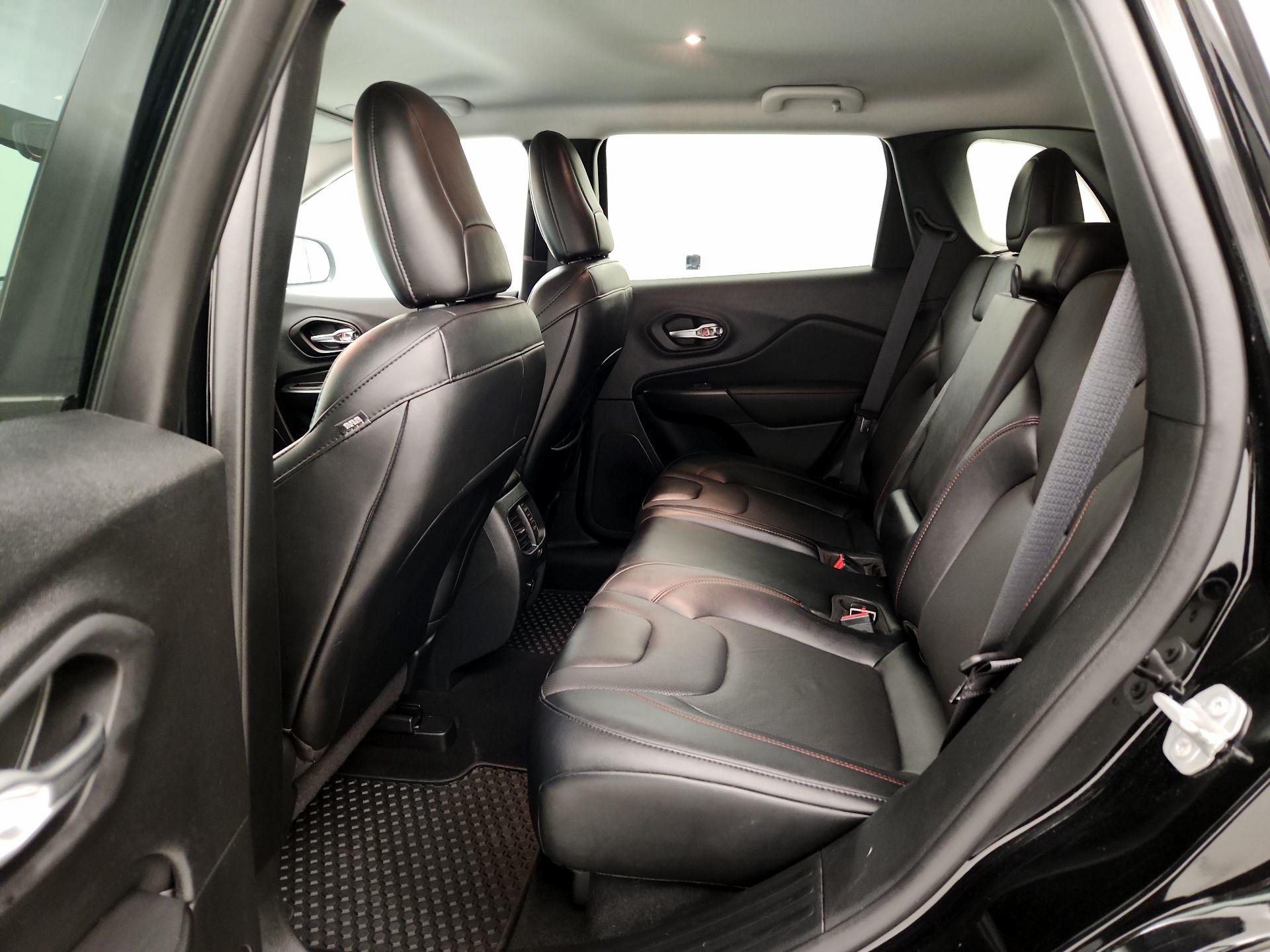 Thumbnail: 2022 Jeep Cherokee - 20