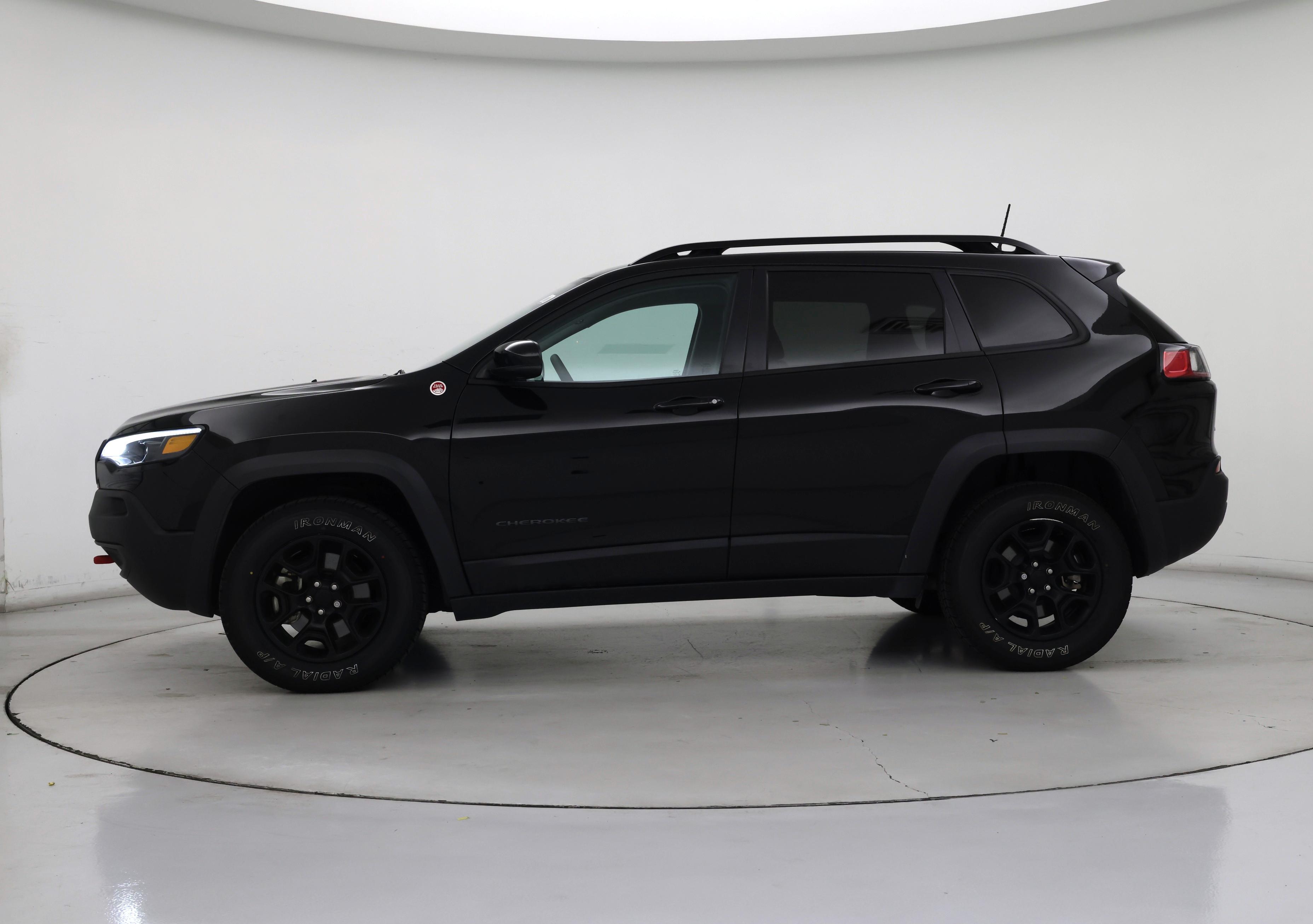 Thumbnail: 2022 Jeep Cherokee - 3