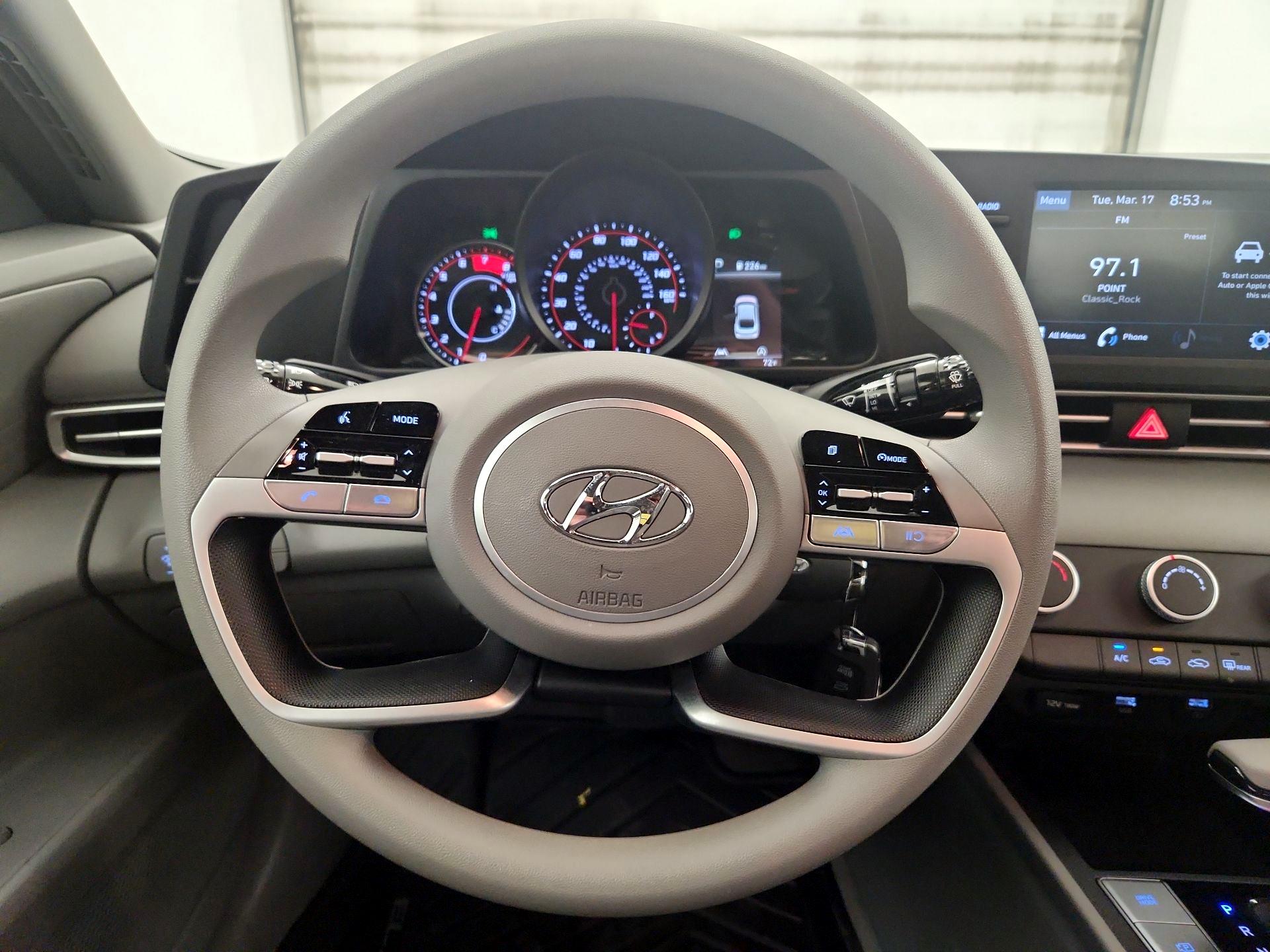 Thumbnail: 2023 Hyundai Elantra - 10