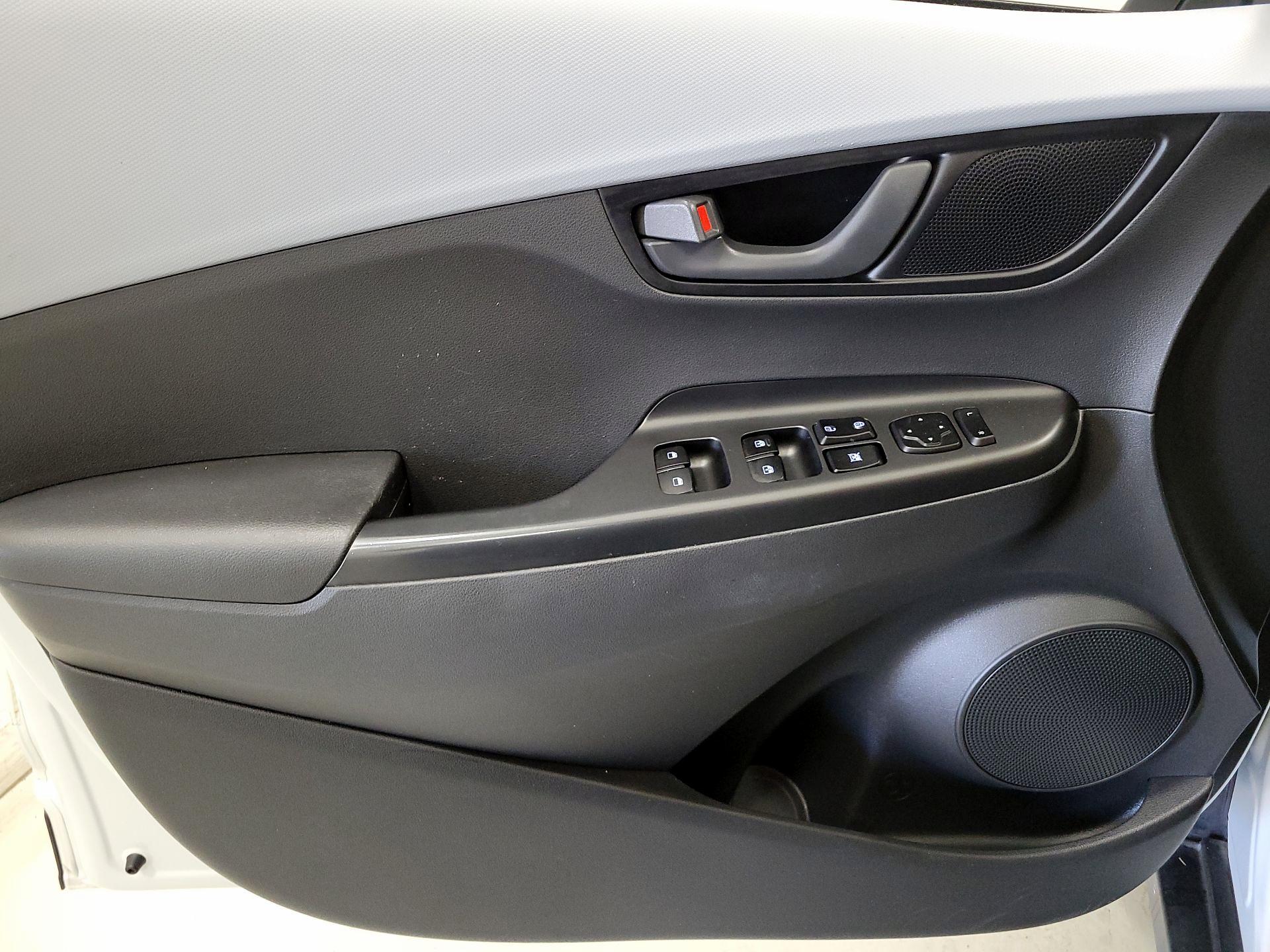 Thumbnail: 2020 Hyundai Kona - 12