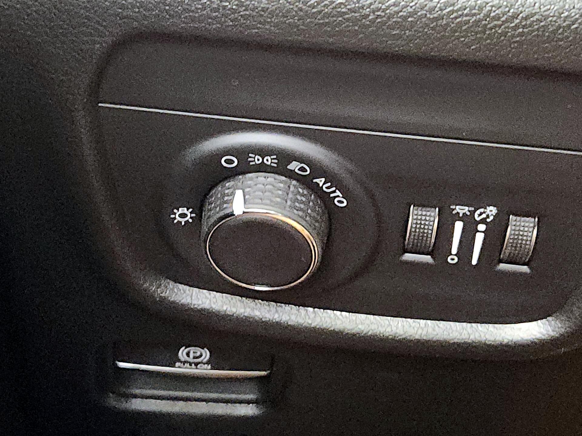 Thumbnail: 2023 Jeep Grand Cherokee - 13