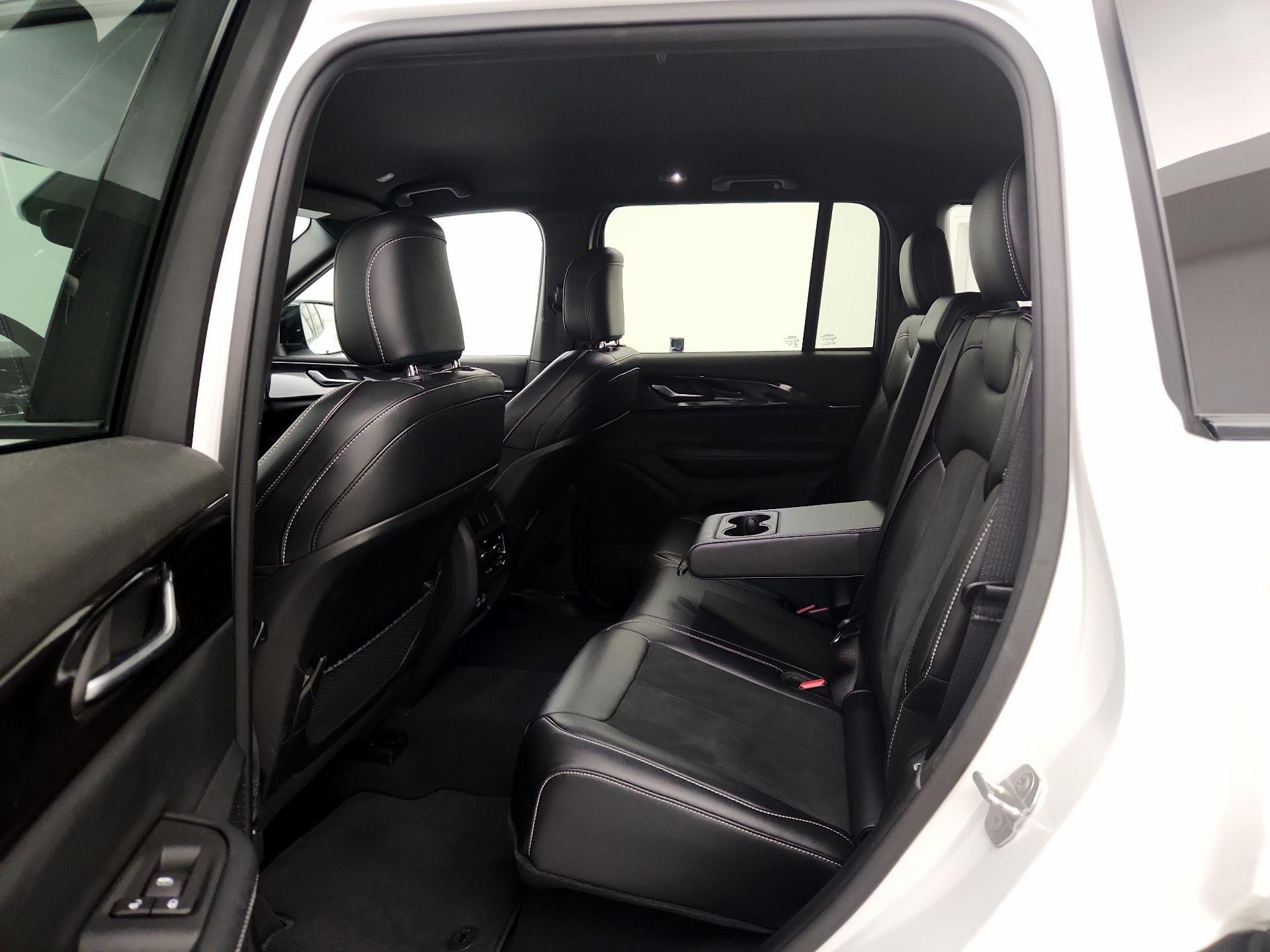 Thumbnail: 2023 Jeep Grand Cherokee - 19