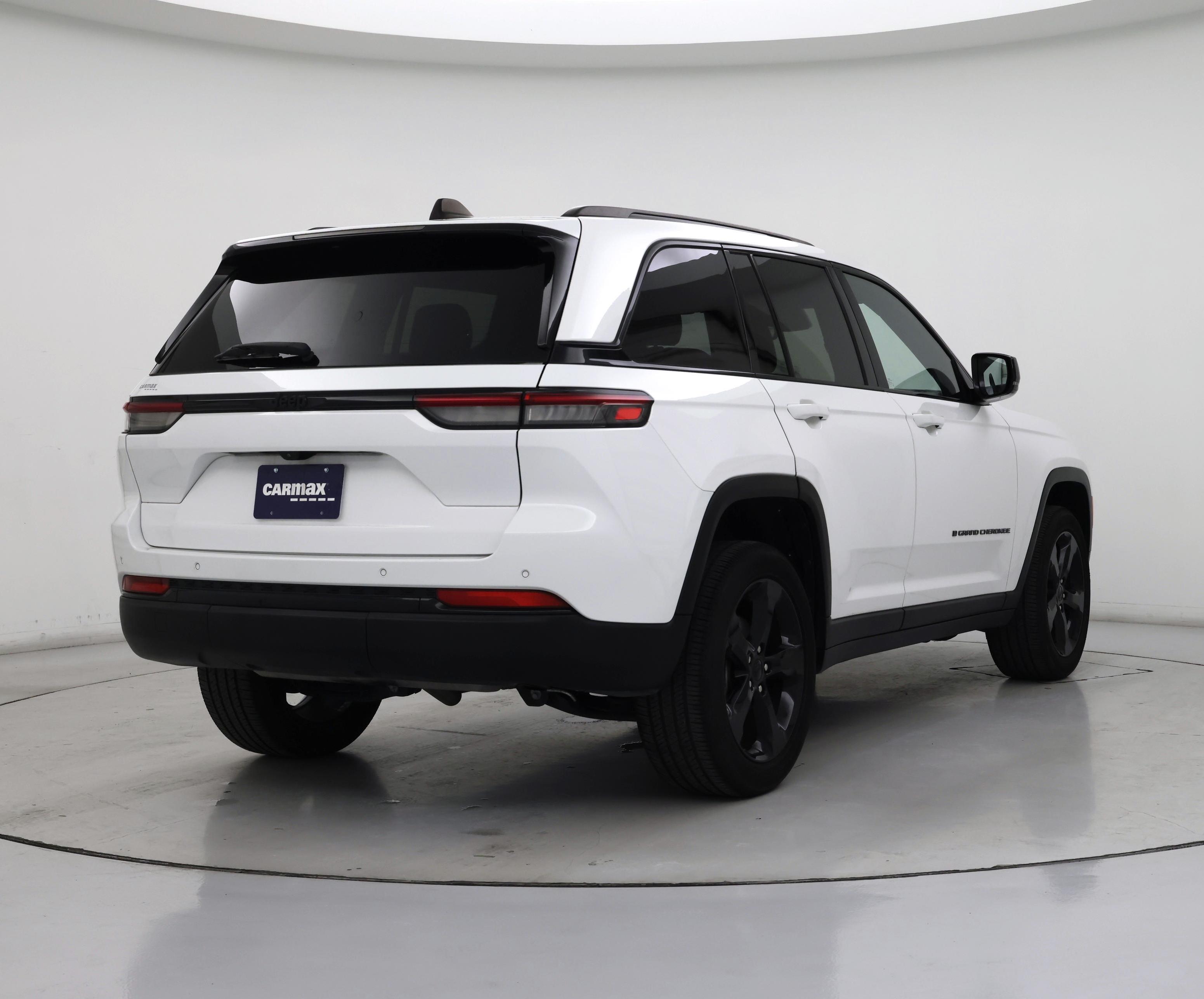 Thumbnail: 2023 Jeep Grand Cherokee - 8