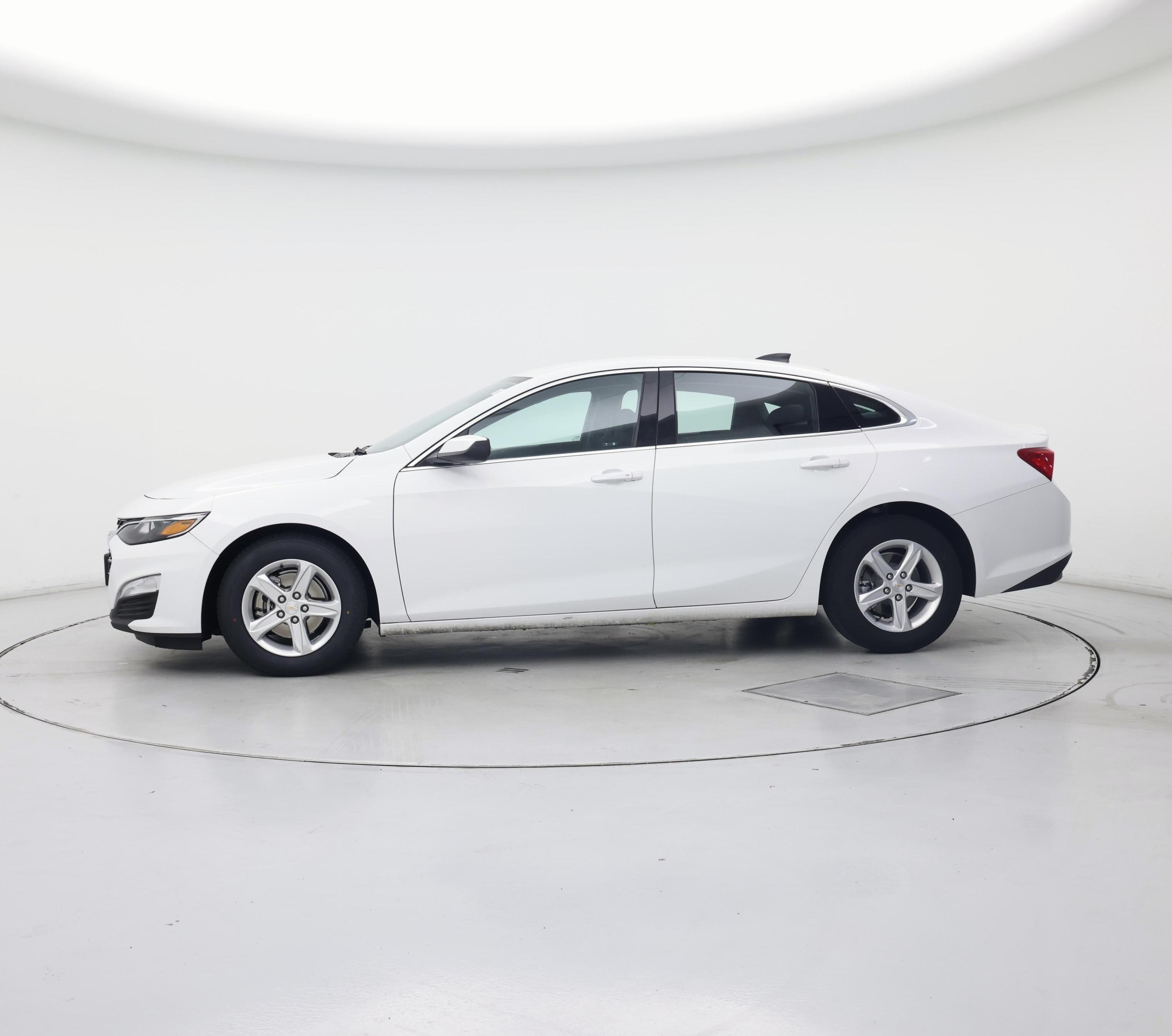 Thumbnail: 2024 Chevrolet Malibu - 3