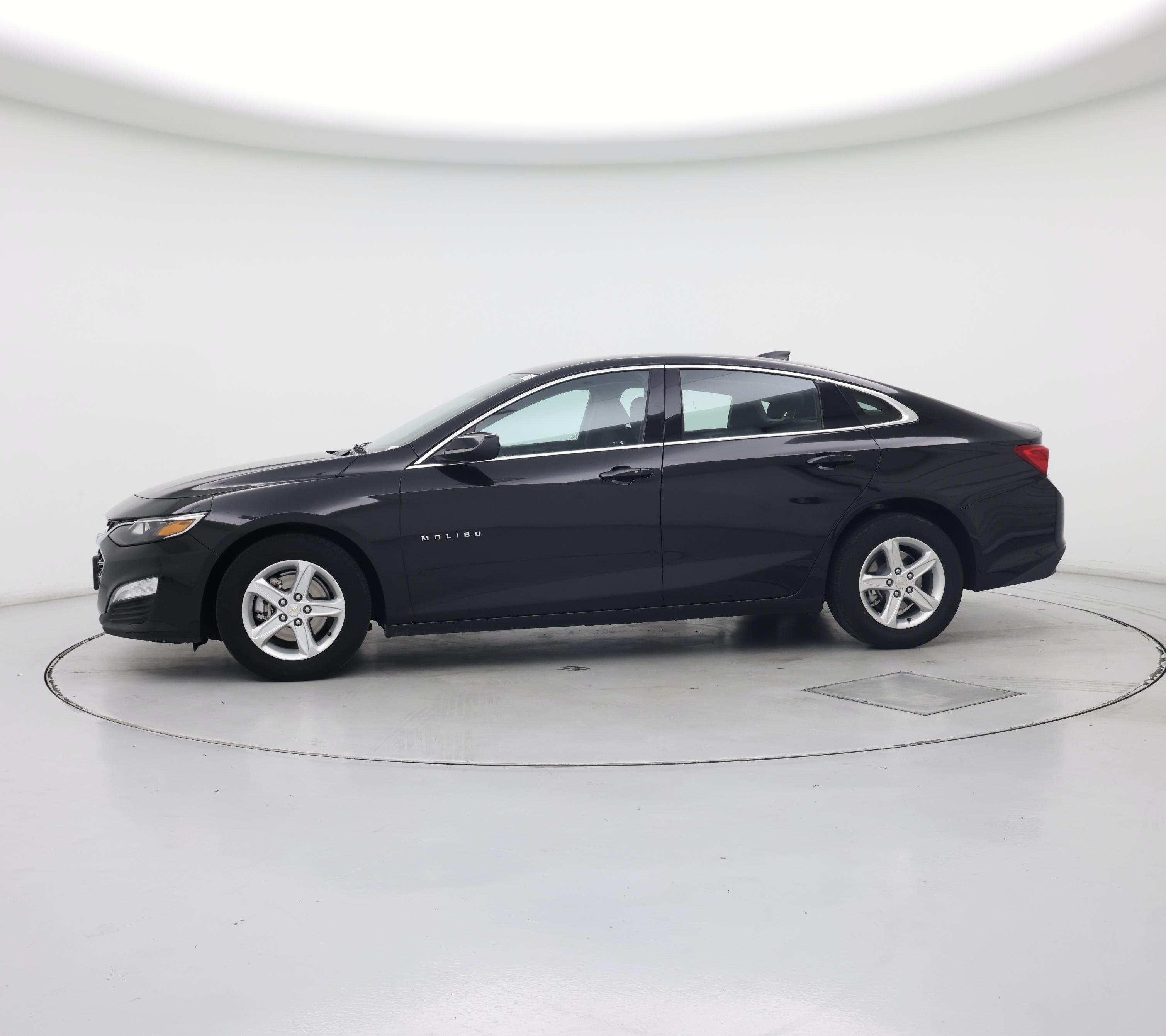 Thumbnail: 2024 Chevrolet Malibu - 3