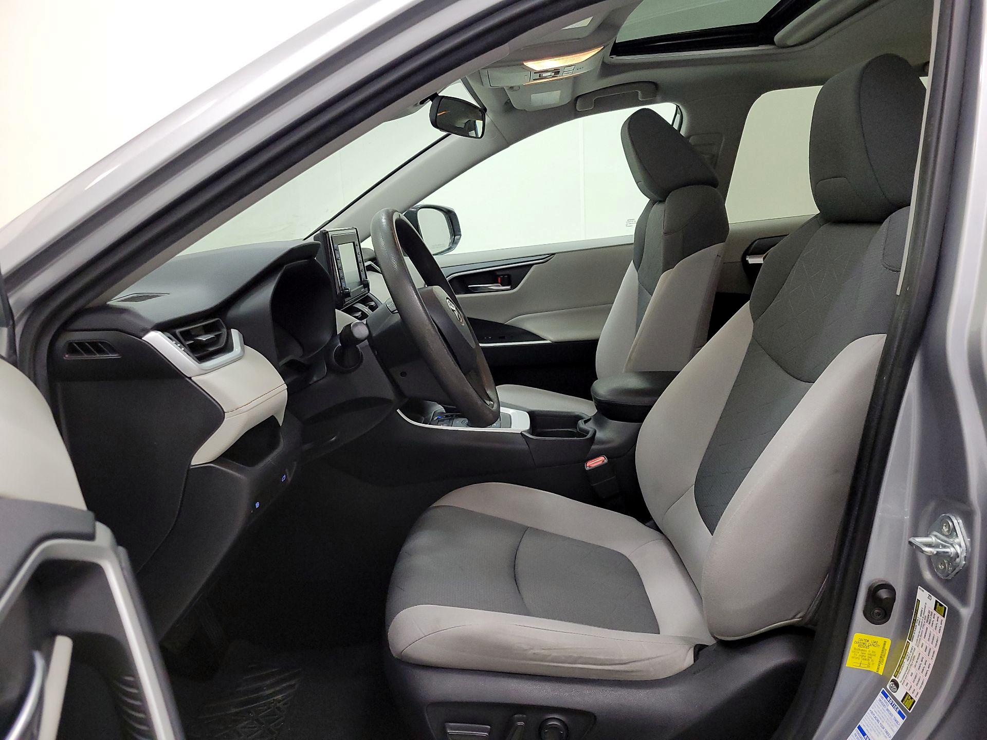 Thumbnail: 2021 Toyota RAV4 - 11