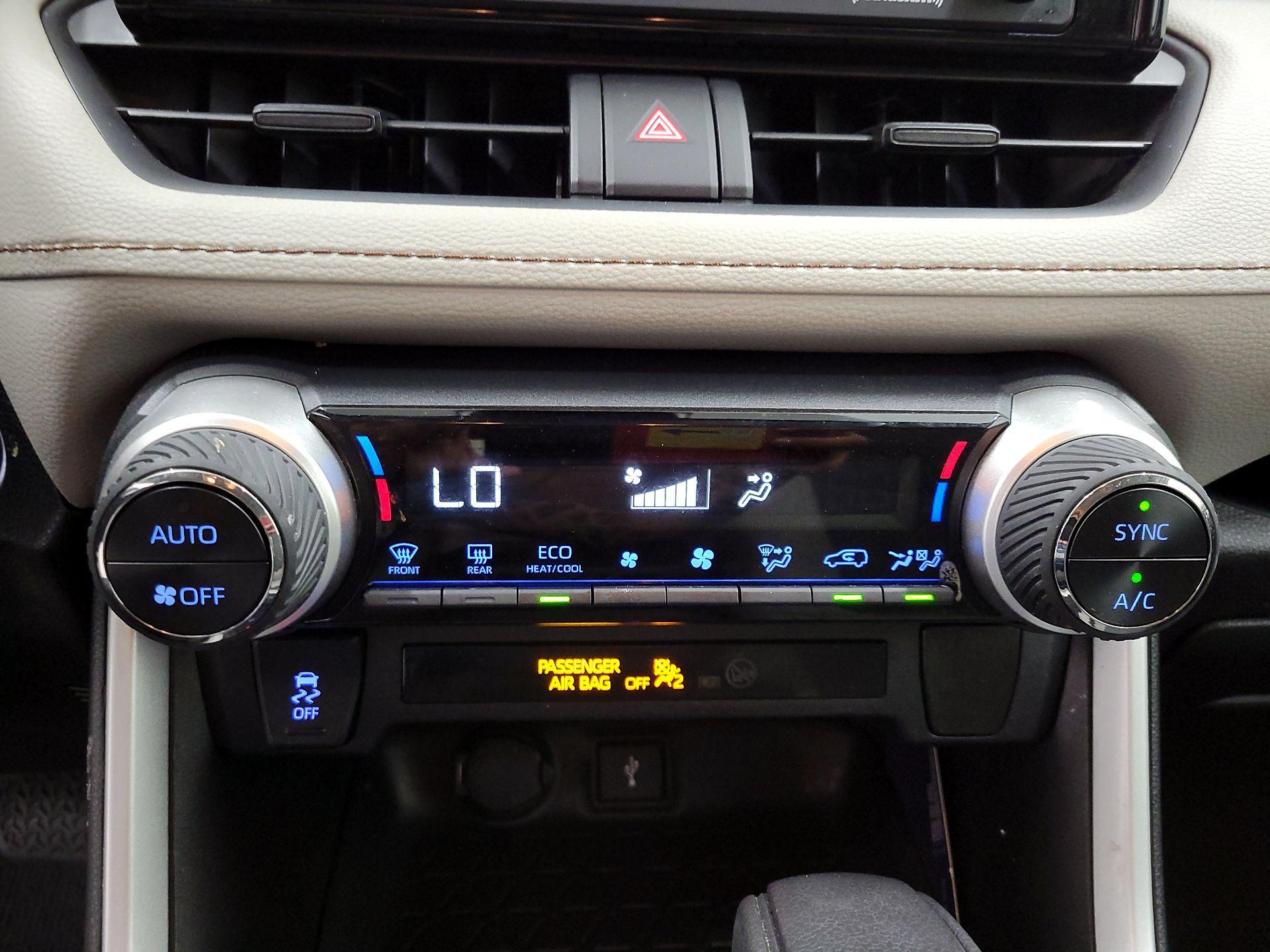 Thumbnail: 2021 Toyota RAV4 - 16