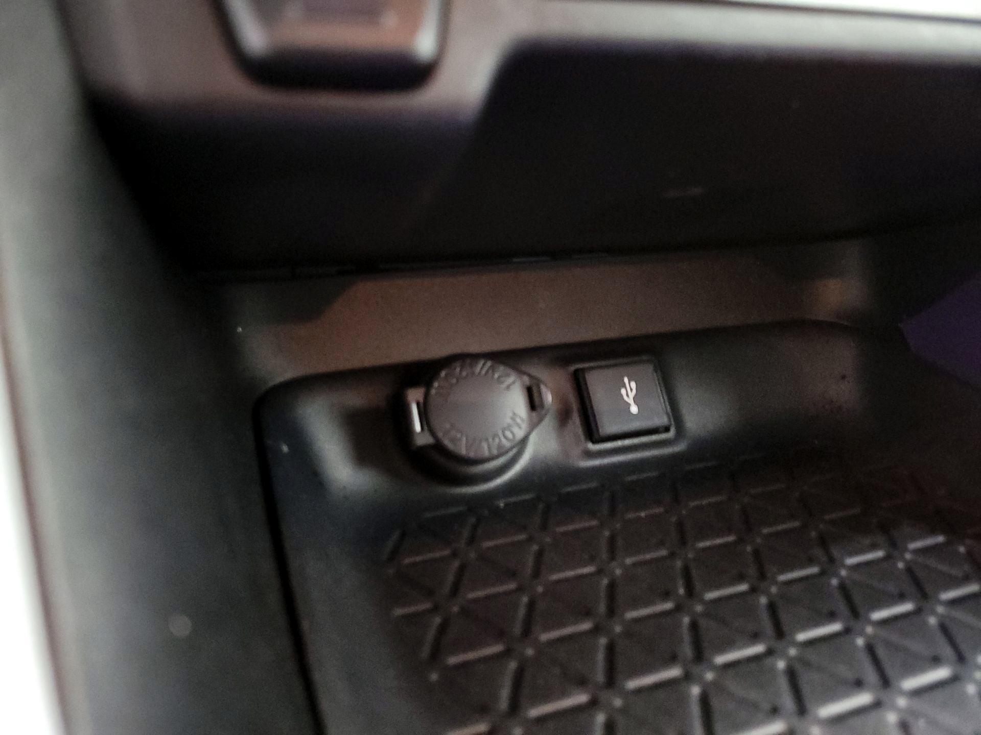 Thumbnail: 2021 Toyota RAV4 - 18